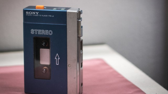 1. července: Den, kdy byl představen první walkman episode artwork
