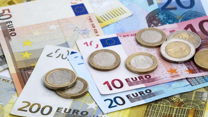 1. ledna: Den, kdy začala platit evropská měna Euro episode artwork