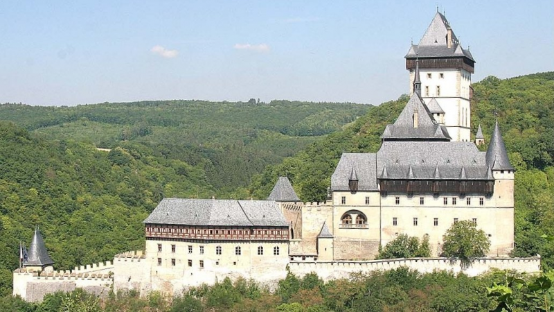 10. června: Den, kdy byl položen základní kámen hradu Karlštejn episode artwork