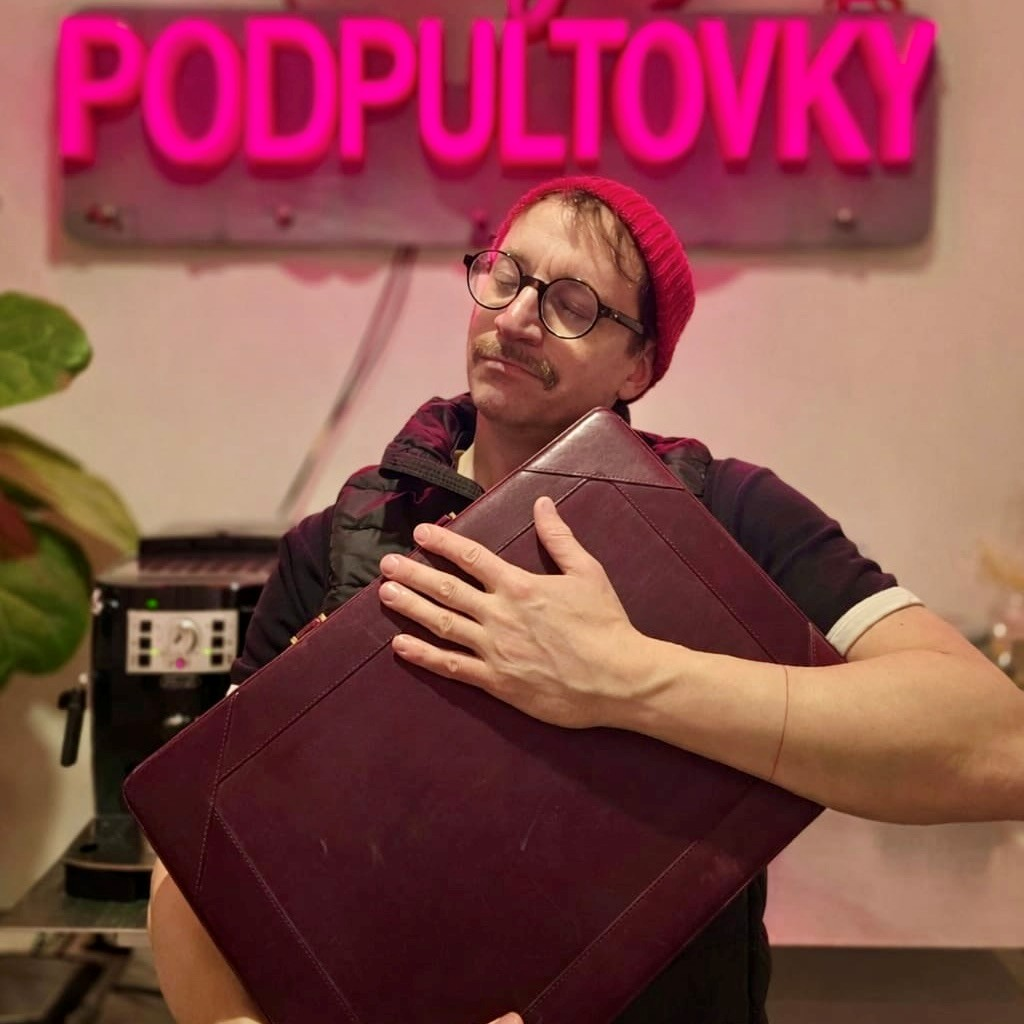 Podpultovky – nejlepší podcast k uklízení