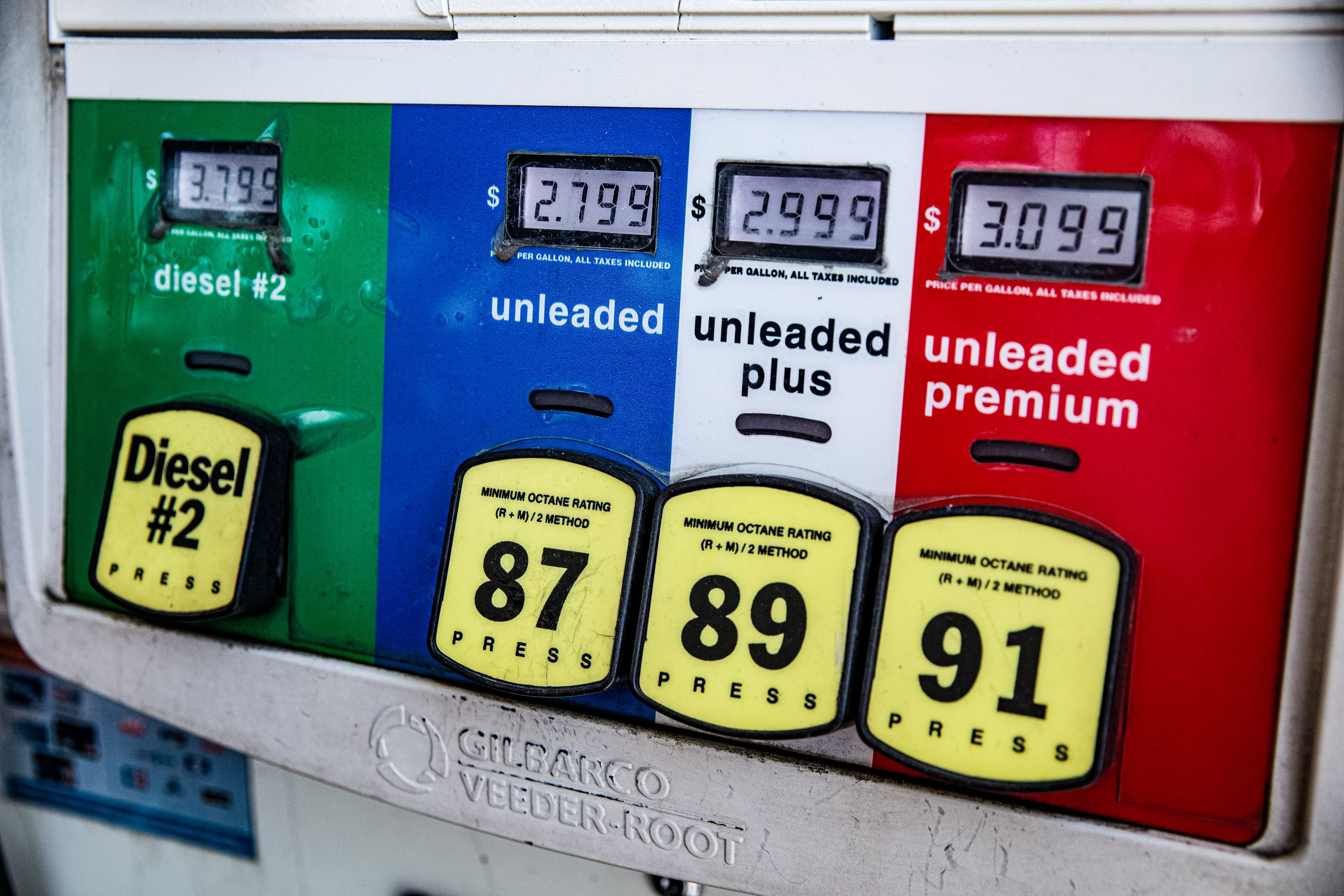 Tom Parkin’s take | Gas price check‑in | Universal School Food Program debate