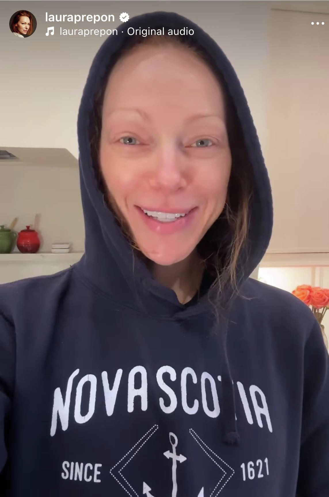 Laura Prepon (AKA Donna from That '70s Show!) Rocks Nova Scotia Hoodie - Here's The Connection