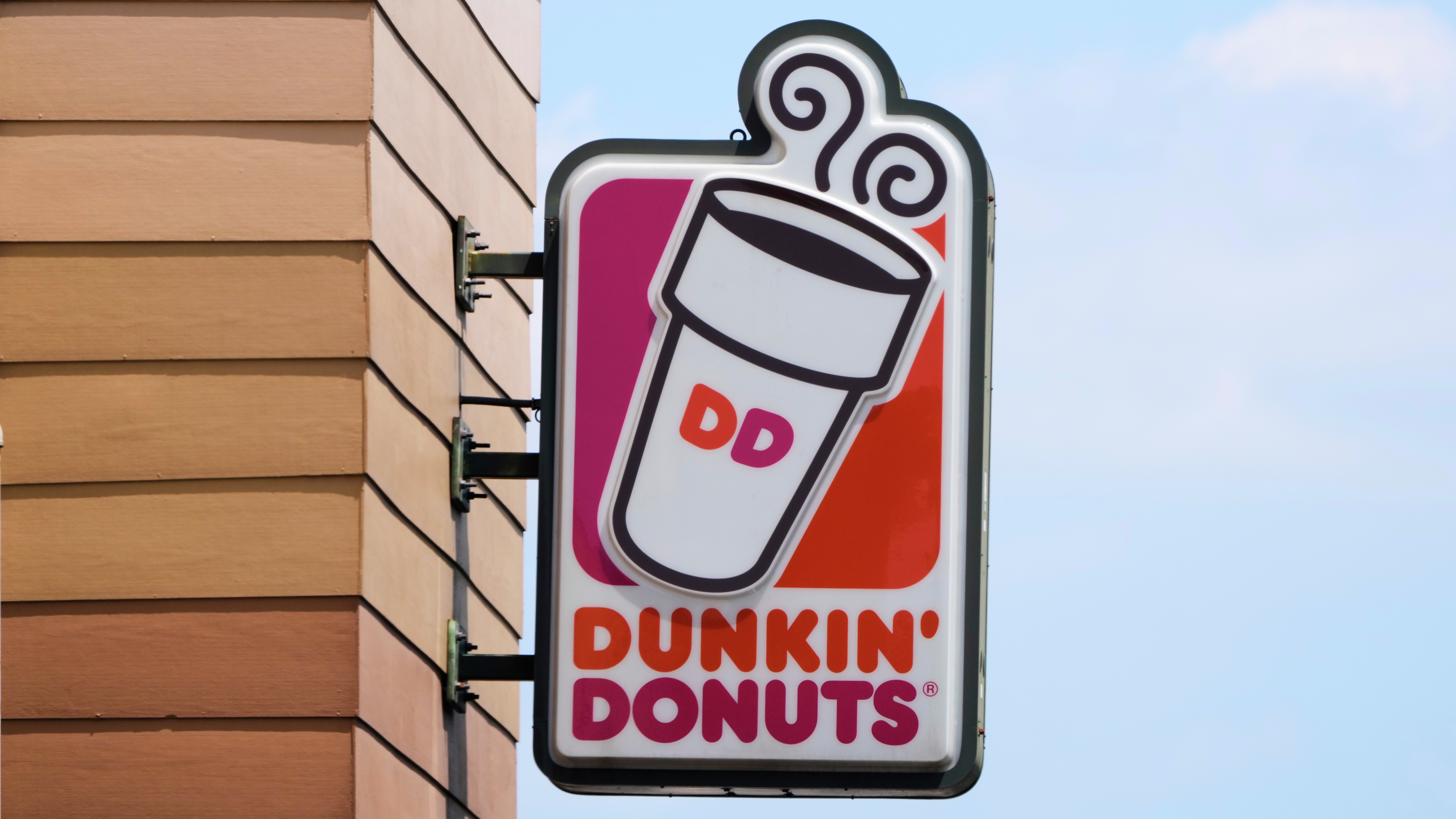 Here’s what Montreal’s local donut shops think of Dunkin’ Donuts coming back to Canada episode artwork
