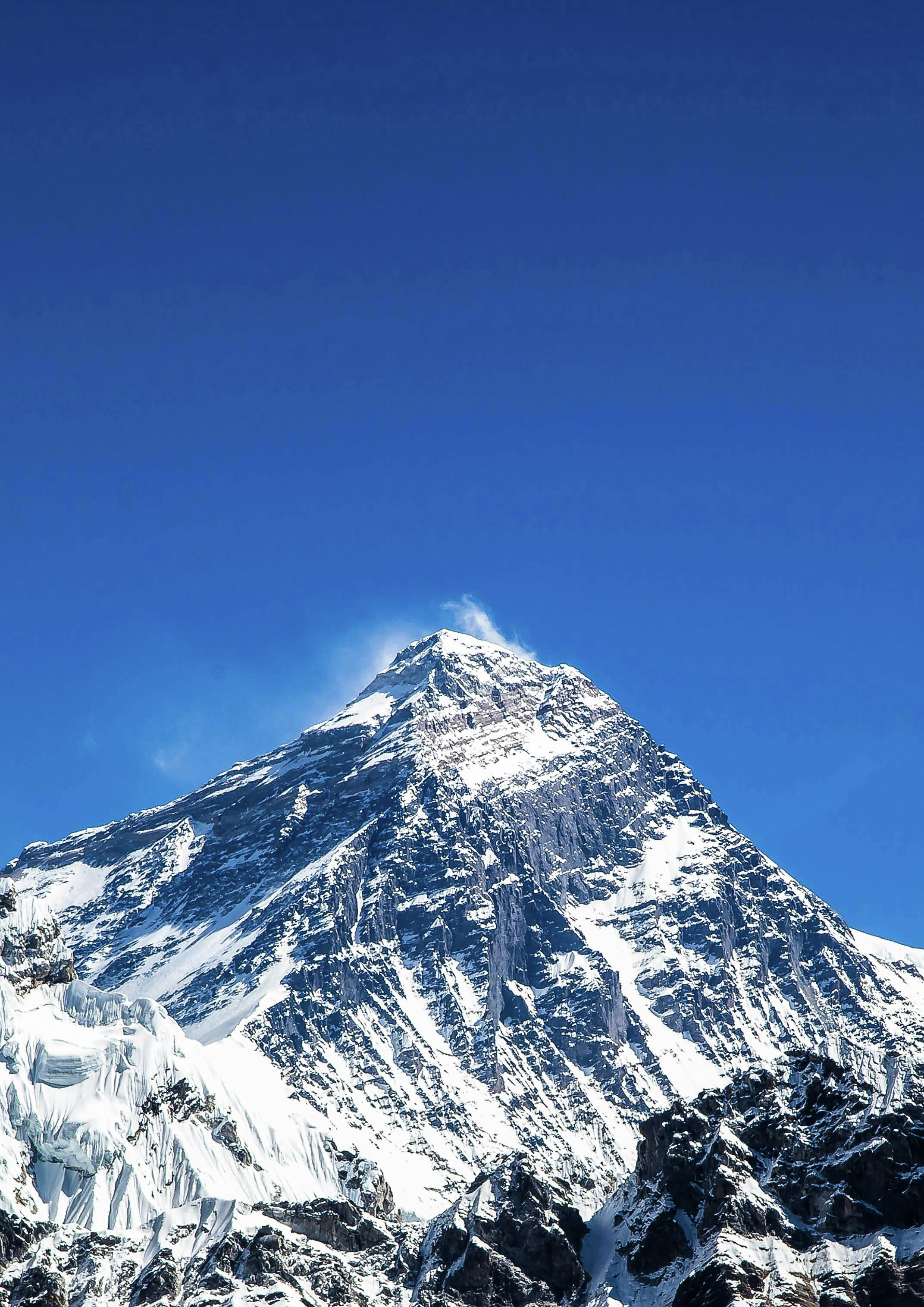Quebecer becomes first woman to summit Mount Everest with Stage 4 cancer