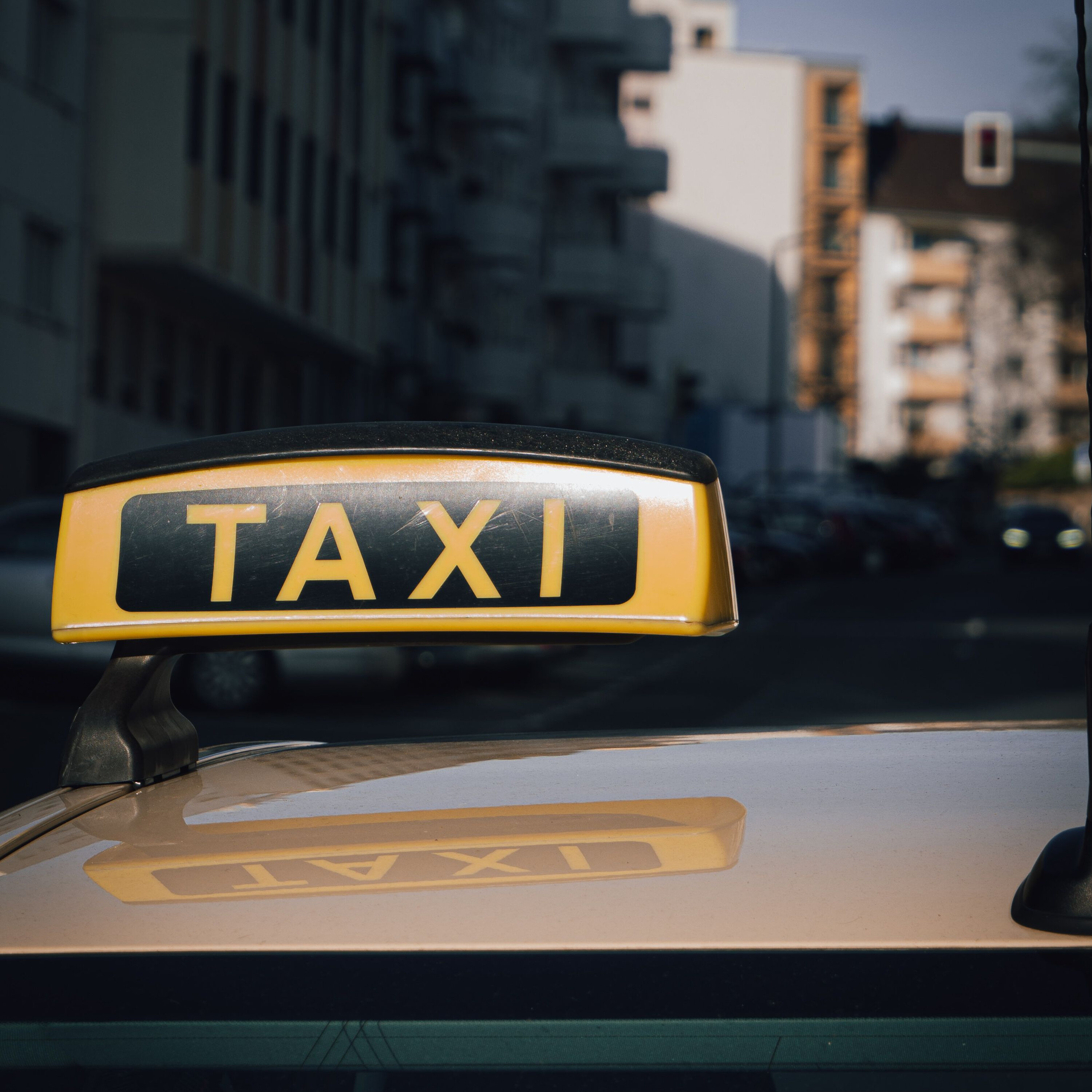 Taxis want to remind you they exist if you’re going to the Montreal Trudeau airport