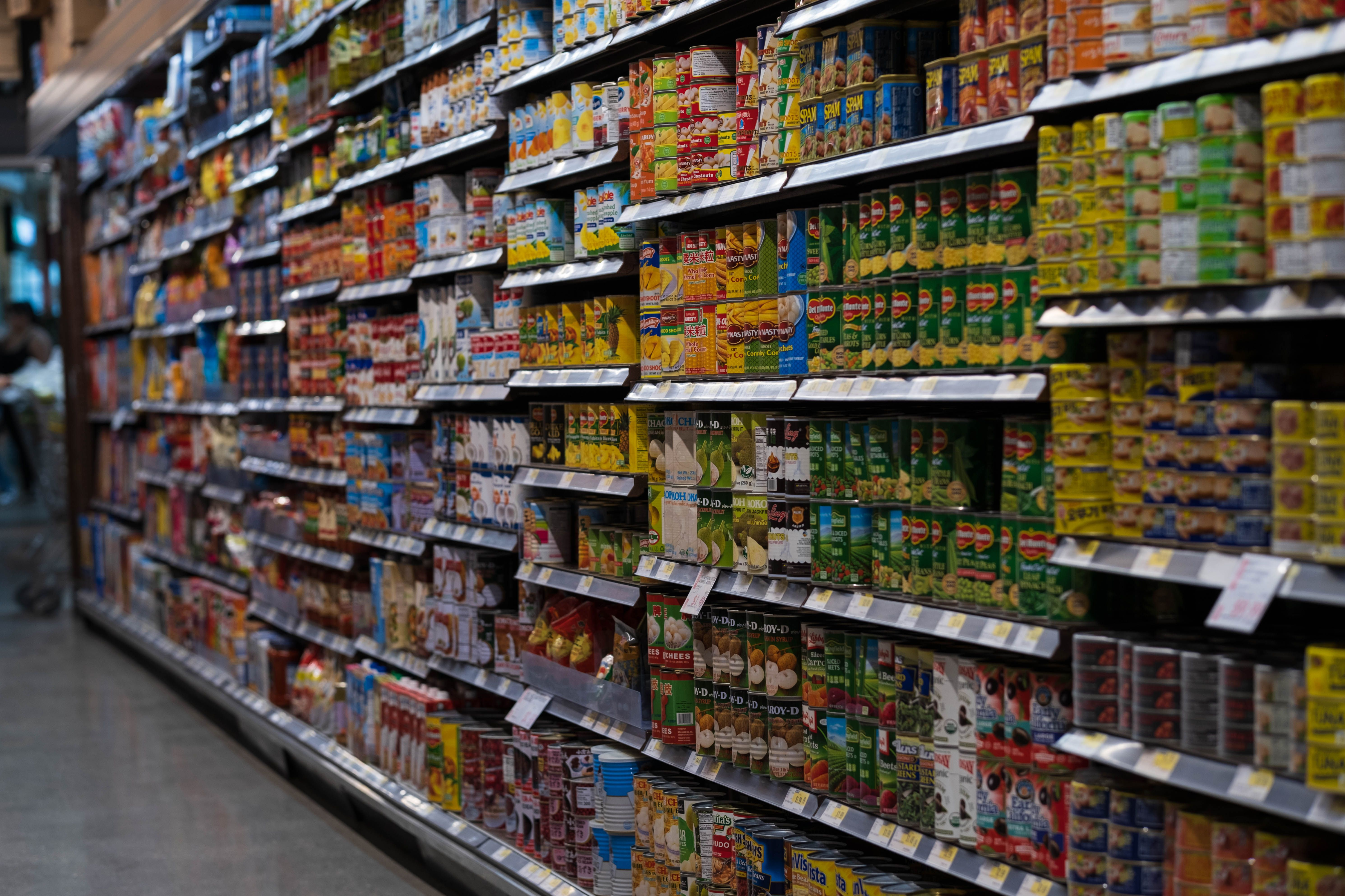 Grocery chains that sell soon-to-be-expired food are digging into the stocks of food banks: Moisson Montreal