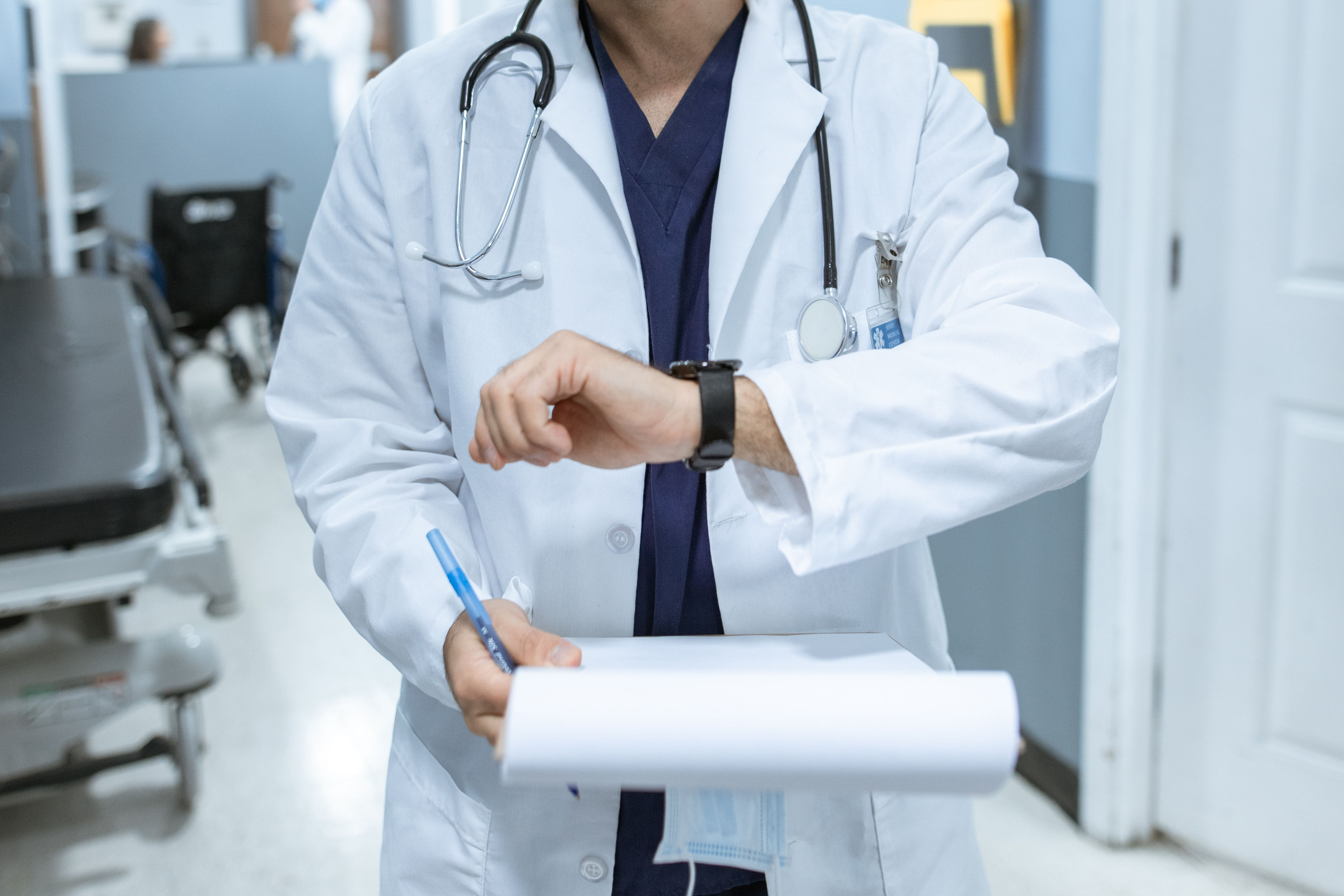 Doctors are calling for a public inquiry into the deaths by suicide of doctors in Quebec episode artwork