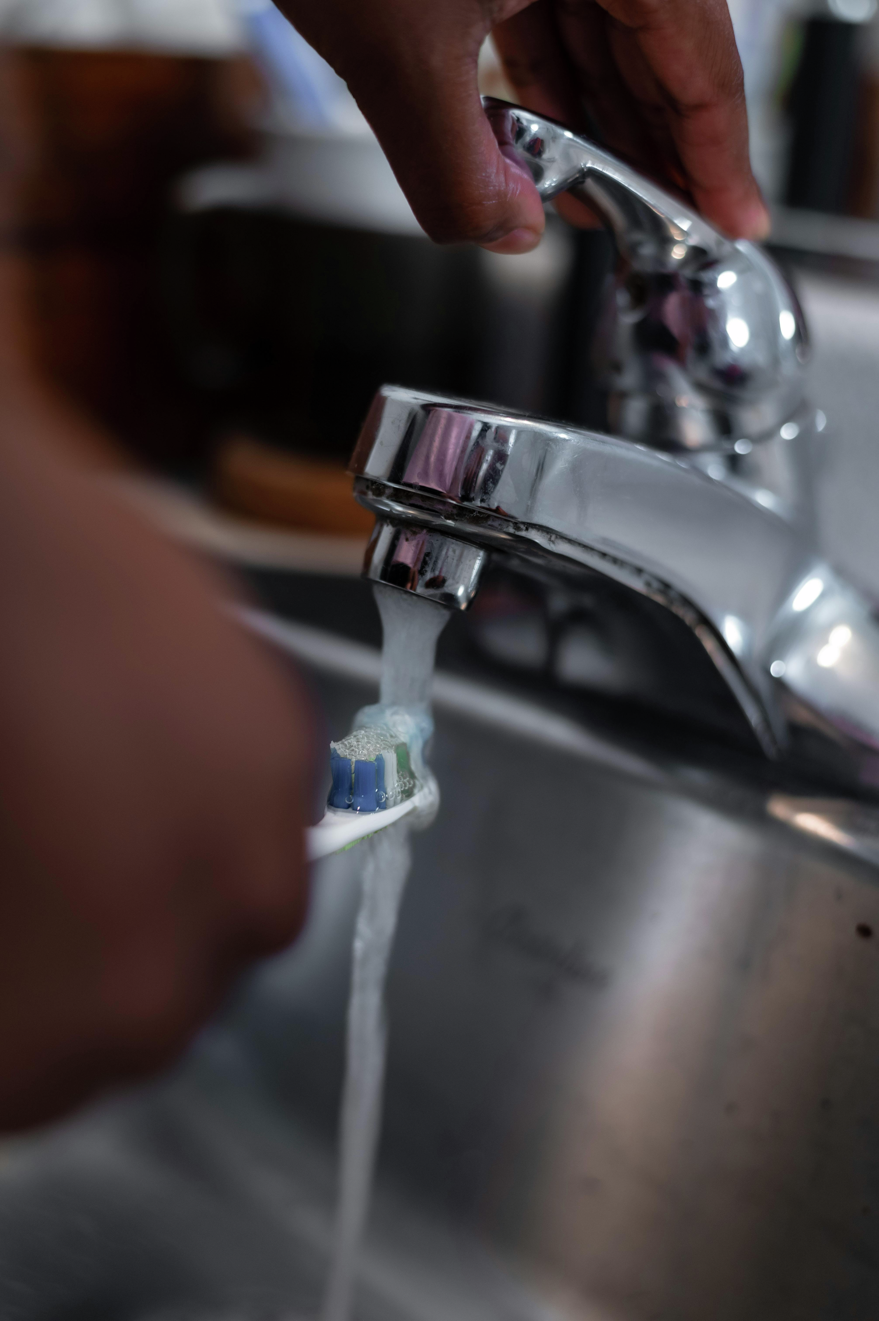 Montreal has voted to stop water fluoridation in the West Island. Why is it so controversial? episode artwork