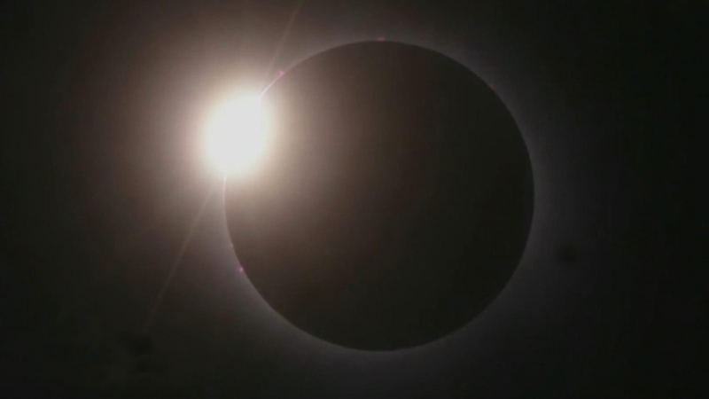 'Wow, that's pretty Amazing' - Aaron Rand provides LIVE Play by Play coverage of the Eclipse