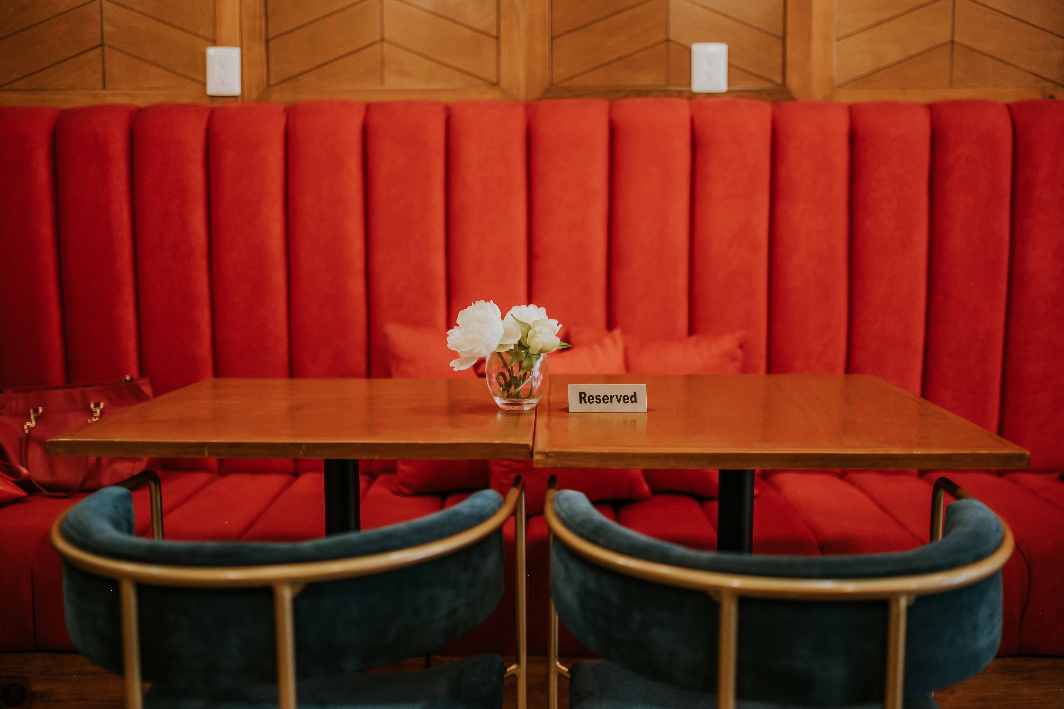 Restaurateurs want the right to charge clients for not honouring reservations