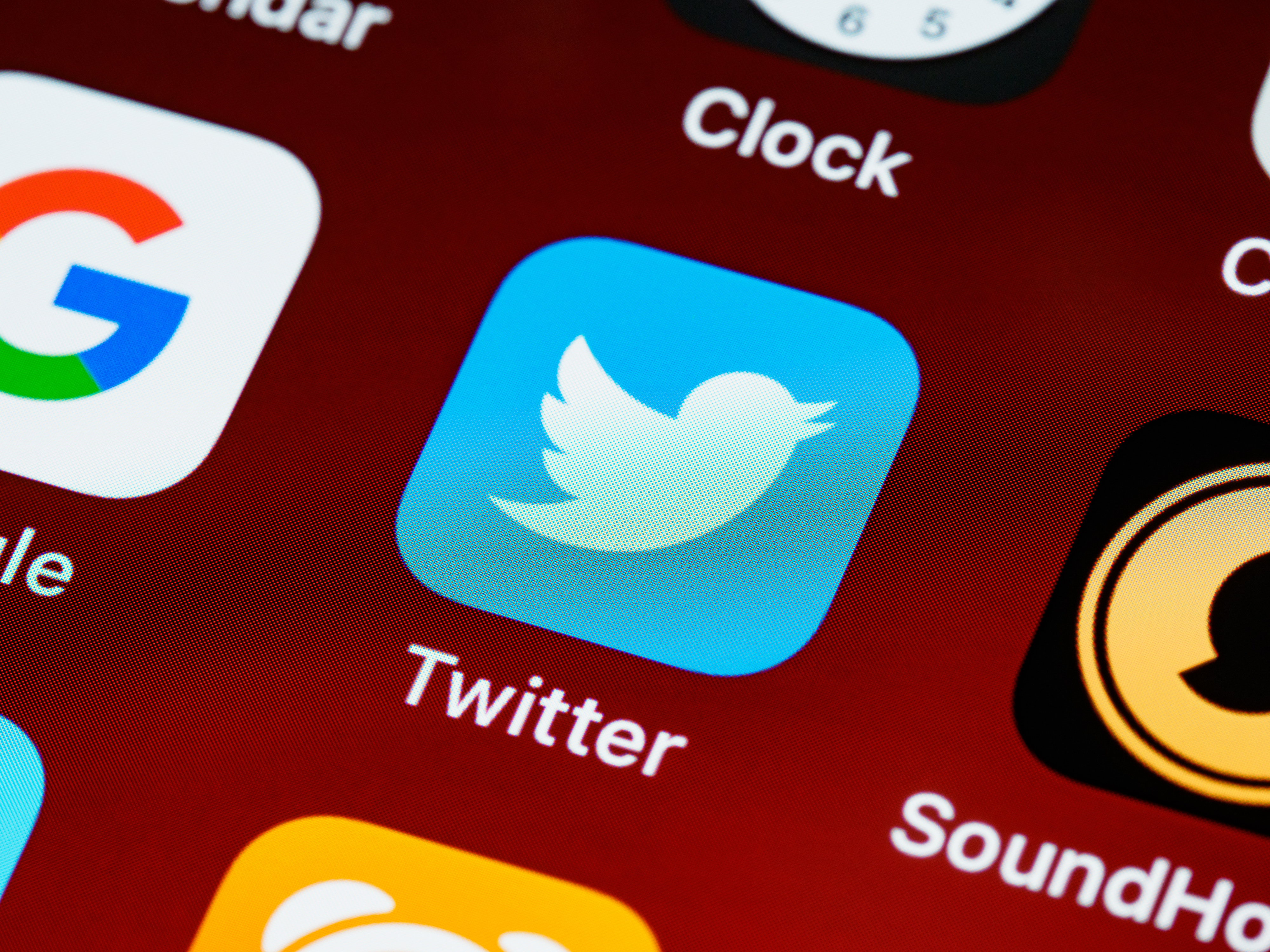 Is Elon Musk purposely sinking the Twitter brand?