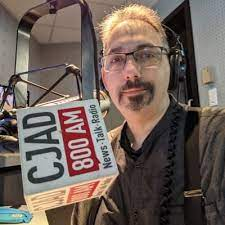 Newscaster Jason Mayoff celebrates 25 years at CJAD 800