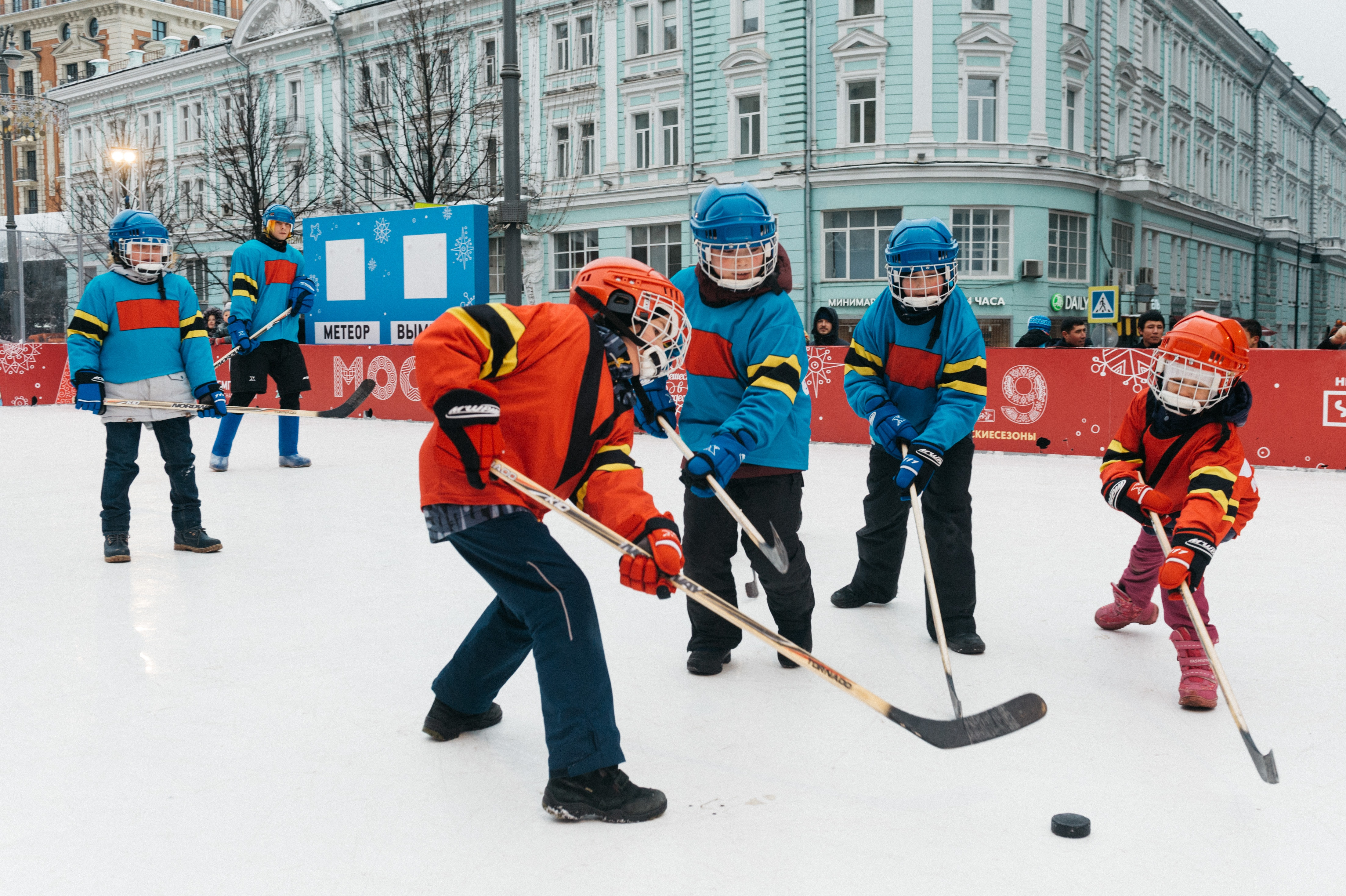 Six Ukrainian teens are escaping the ongoing war to play hockey in Quebec