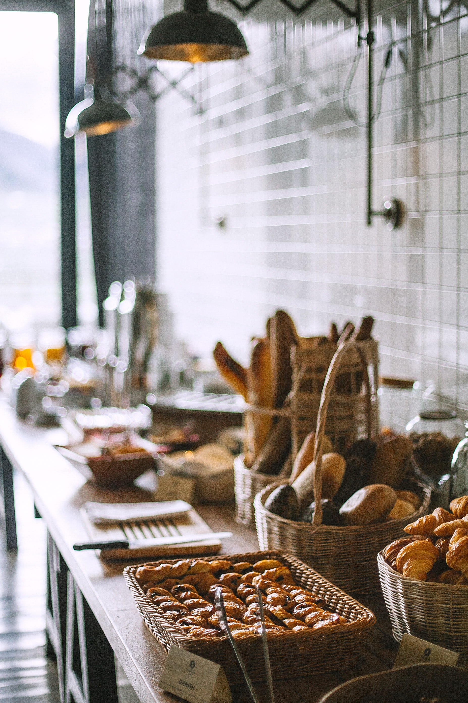 Why do some Anglos want a French bakery shut down?