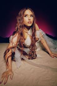 Juno winning Montreal singer Reve previews her new album 'Saturn Returns'