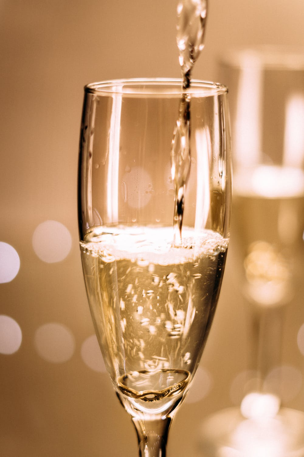 How to find the perfect bottle of holiday champagne