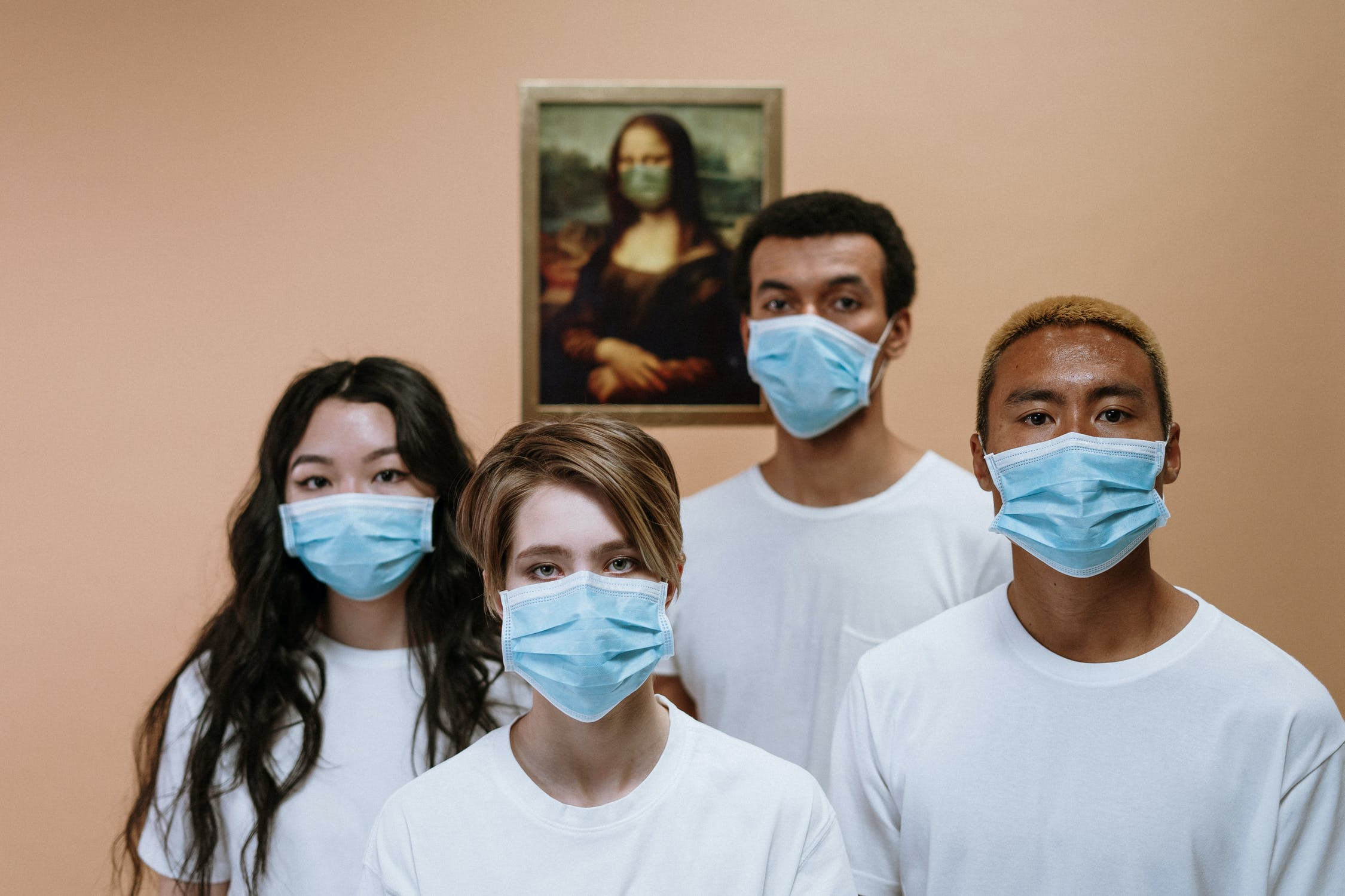 How did the 1918 pandemic eventually end?