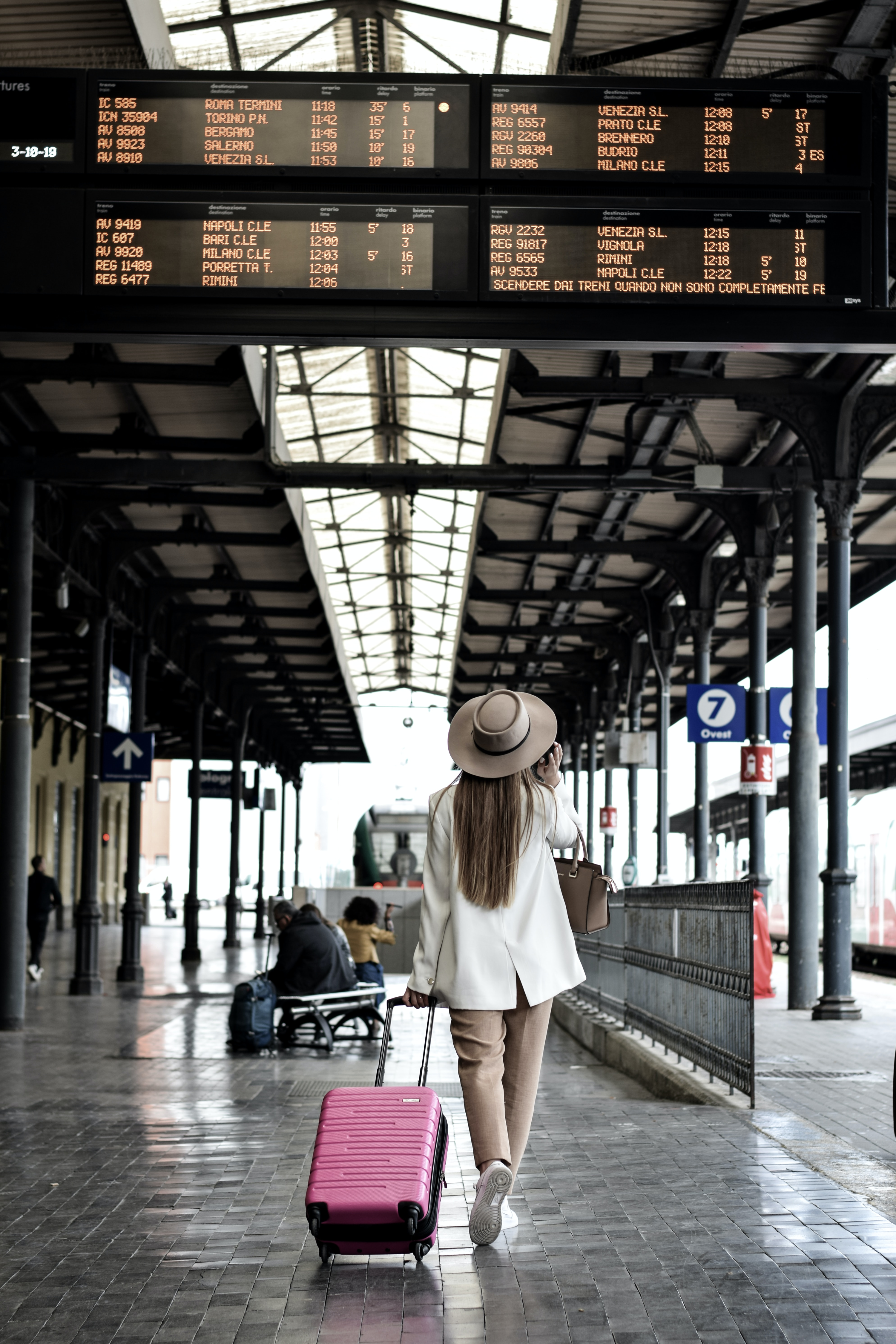 What is skiplagging and how can it save you money while travelling?
