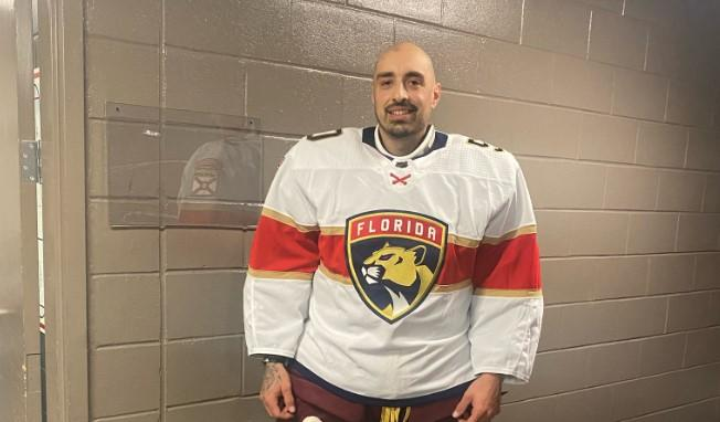 This SPVM police officer moonlights as a backup goalie at the Bell Centre