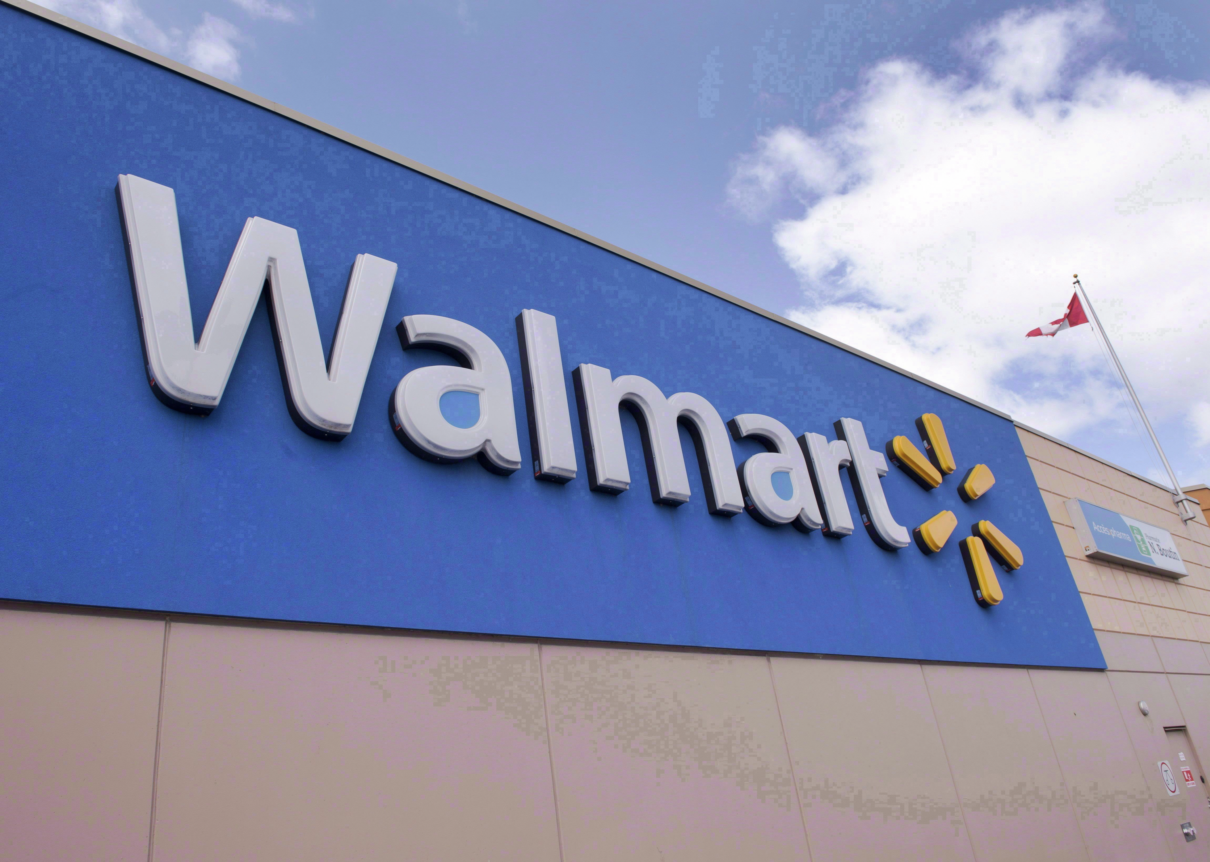 Montrealers react to customer who called out Walmart employee over language