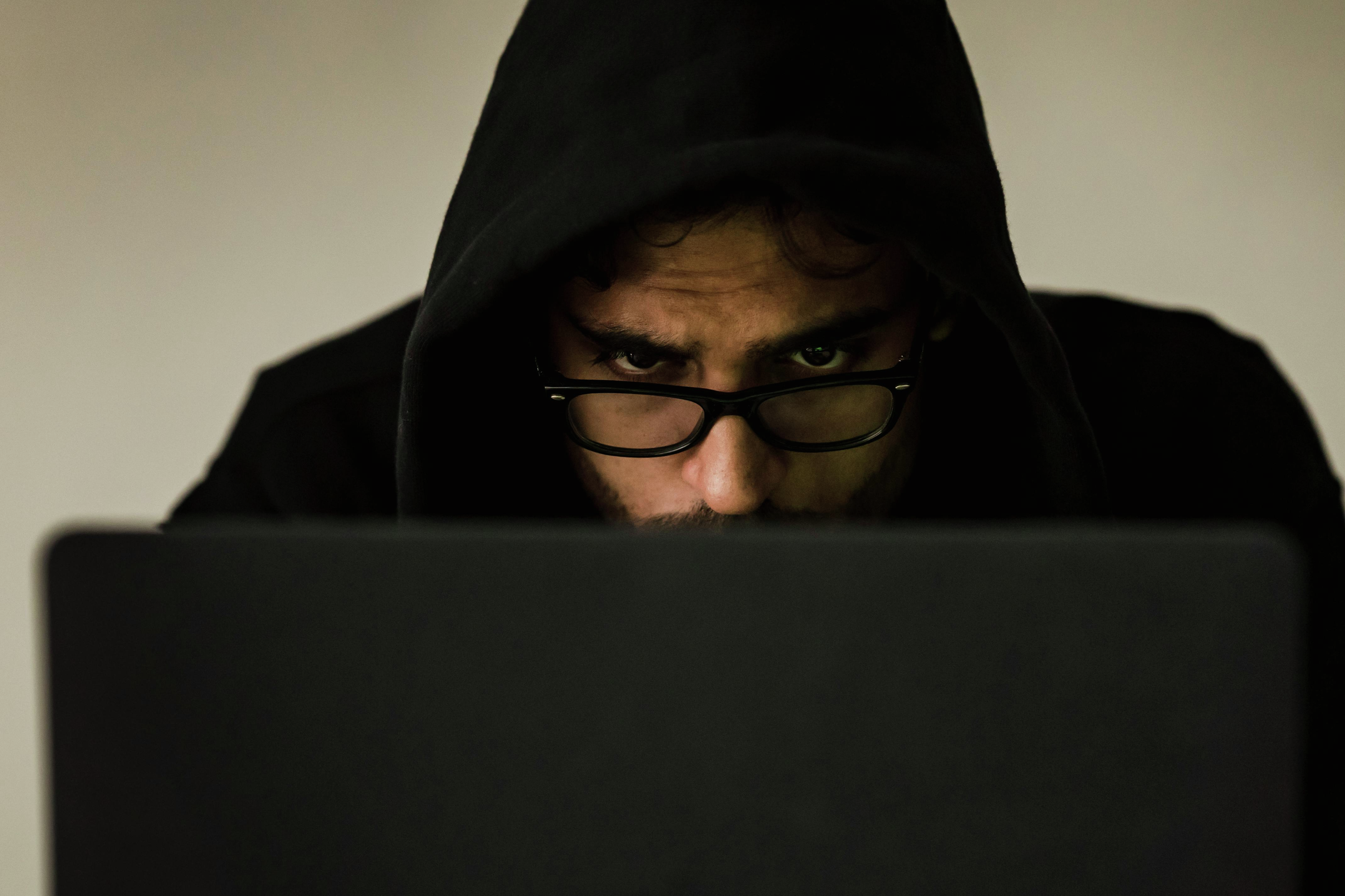 Roughly 32 Montrealers fall victim to online fraud every day. How can you protect yourself?