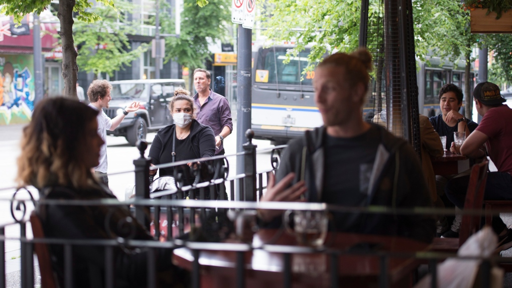 Ottawa committee clears way for patios to open until 2 a.m. this summer