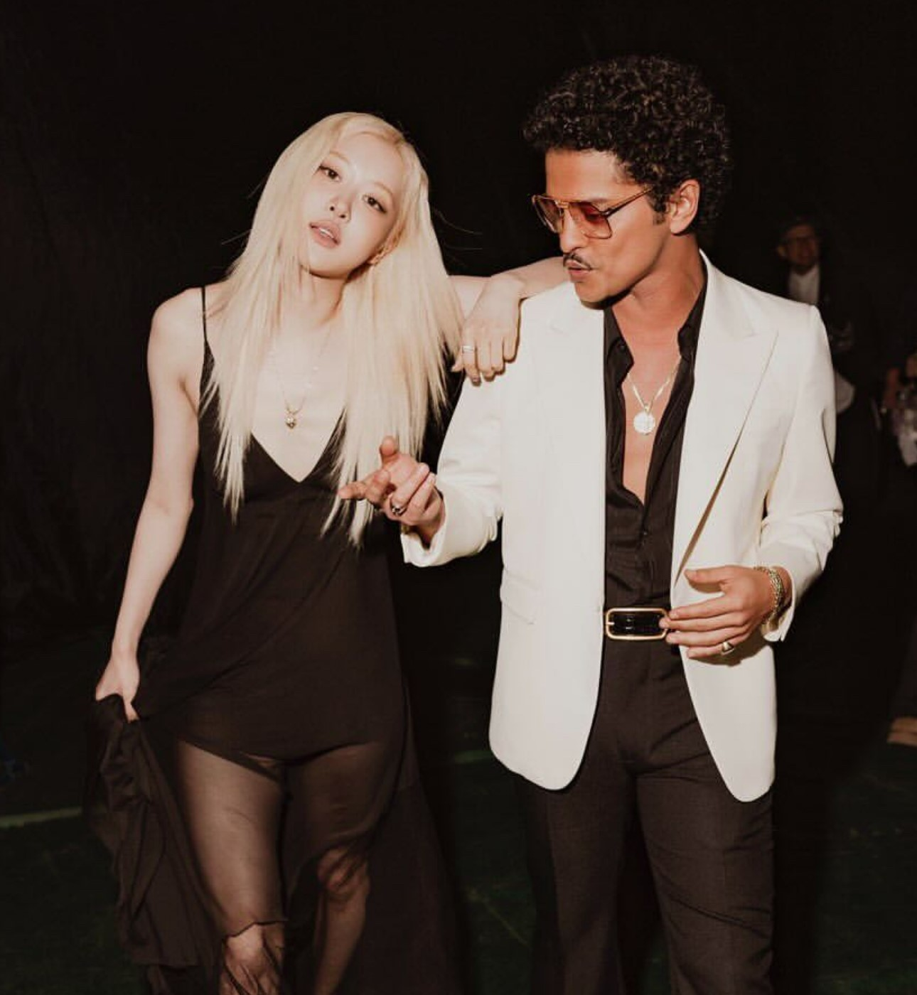 Rose explains the meaning behind new song "APT" with Bruno Mars!