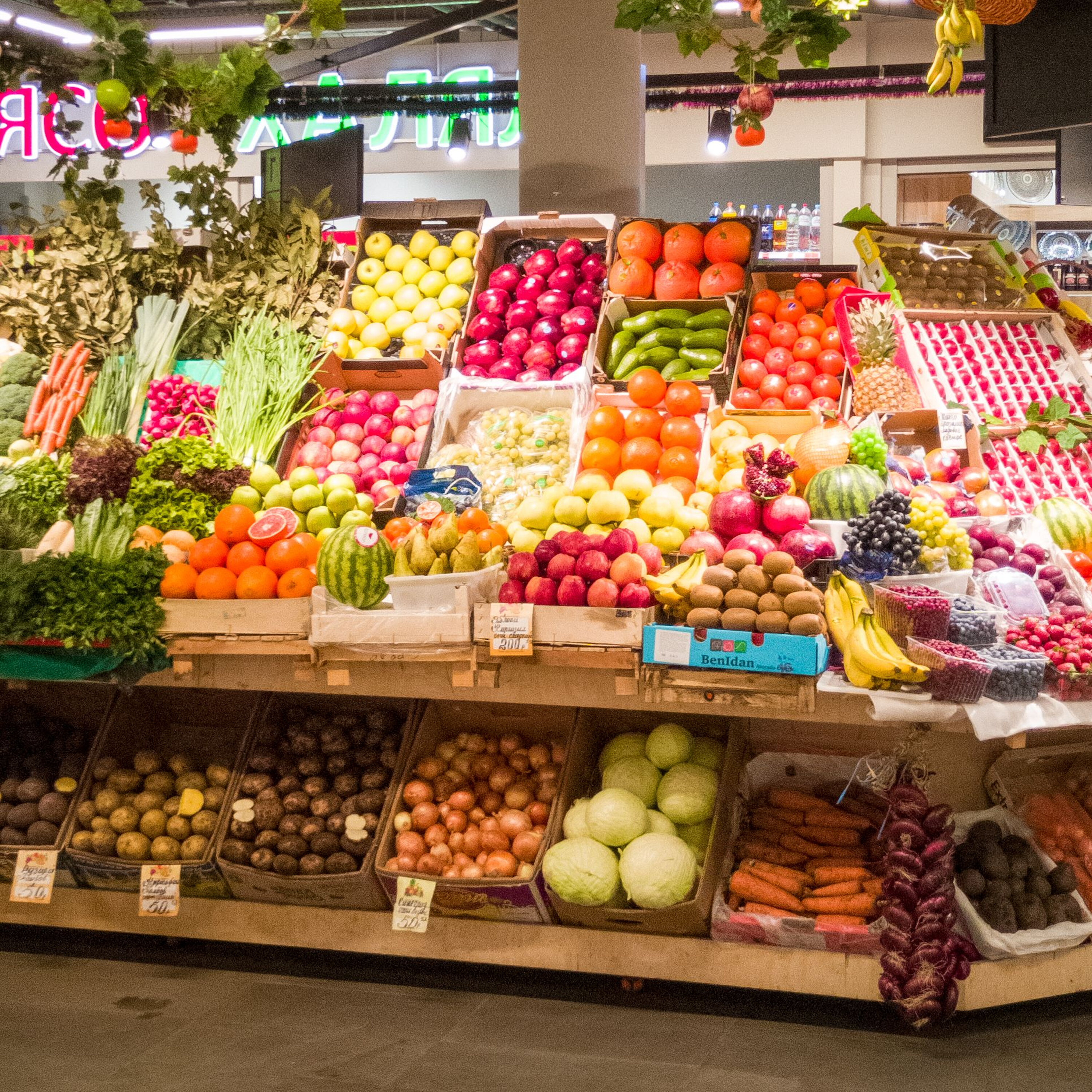 Hour 3: A Montreal police officer has been shot and killed in the line of duty, The Food Professor Sylvain Charlebois on which items Canadians are paying more for on supermarket shelves and free for all round two. episode artwork