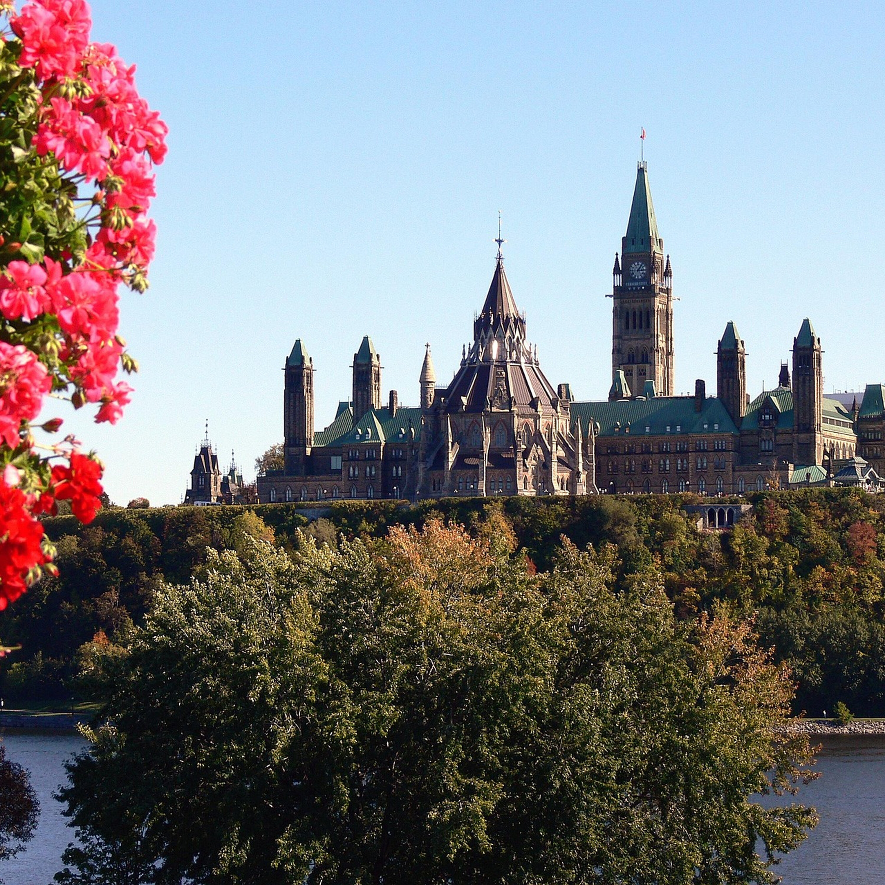 Hour 2: The Five Things You Need to Know, Conservative Party Deputy Leader Melissa Lantsman on Bill C-288, the Protection Against Online Fraud Act, which aims to protect Canadians from digital scams and free for all round one. episode artwork