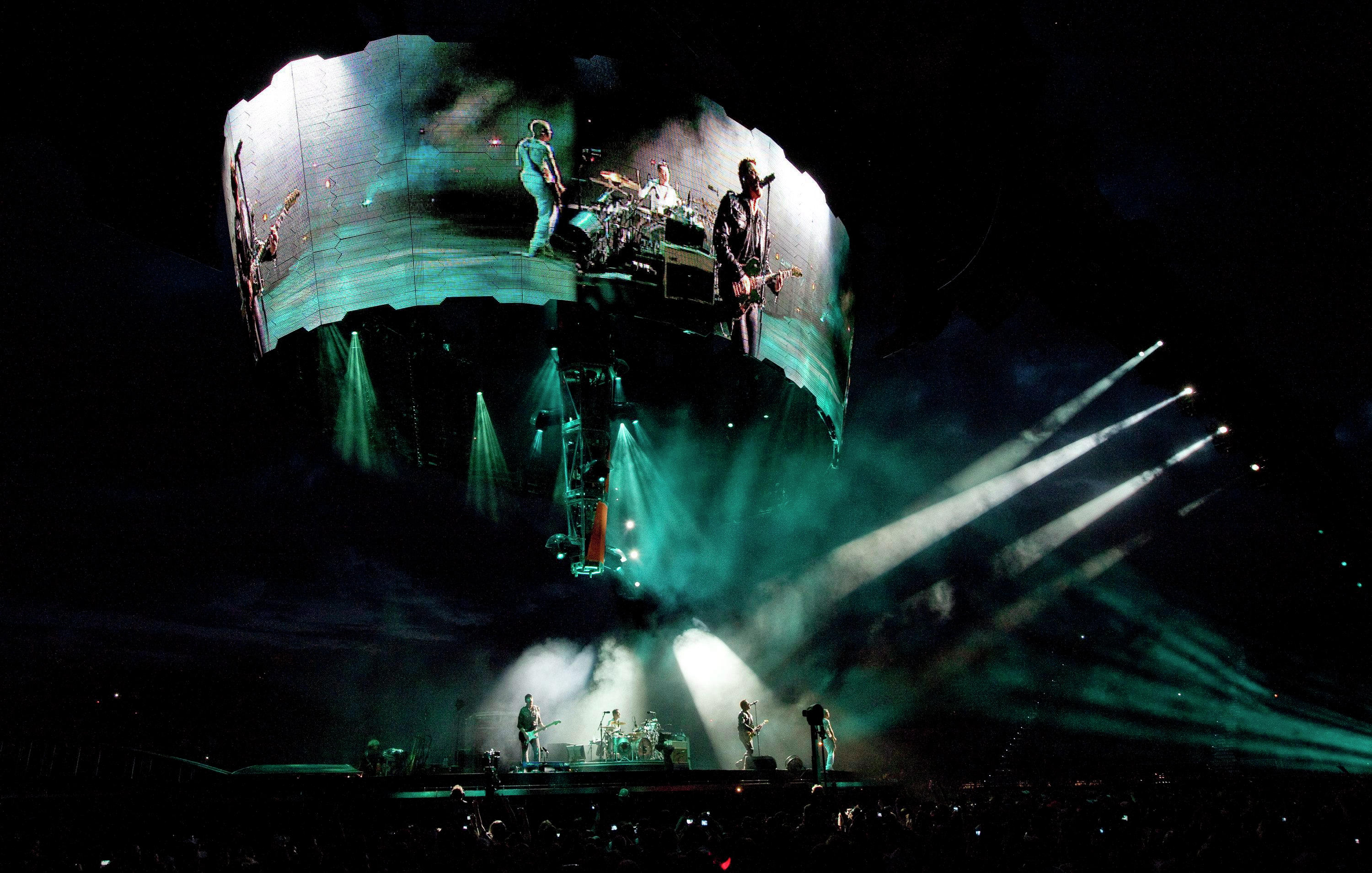 U2 at the Hippodrome episode artwork