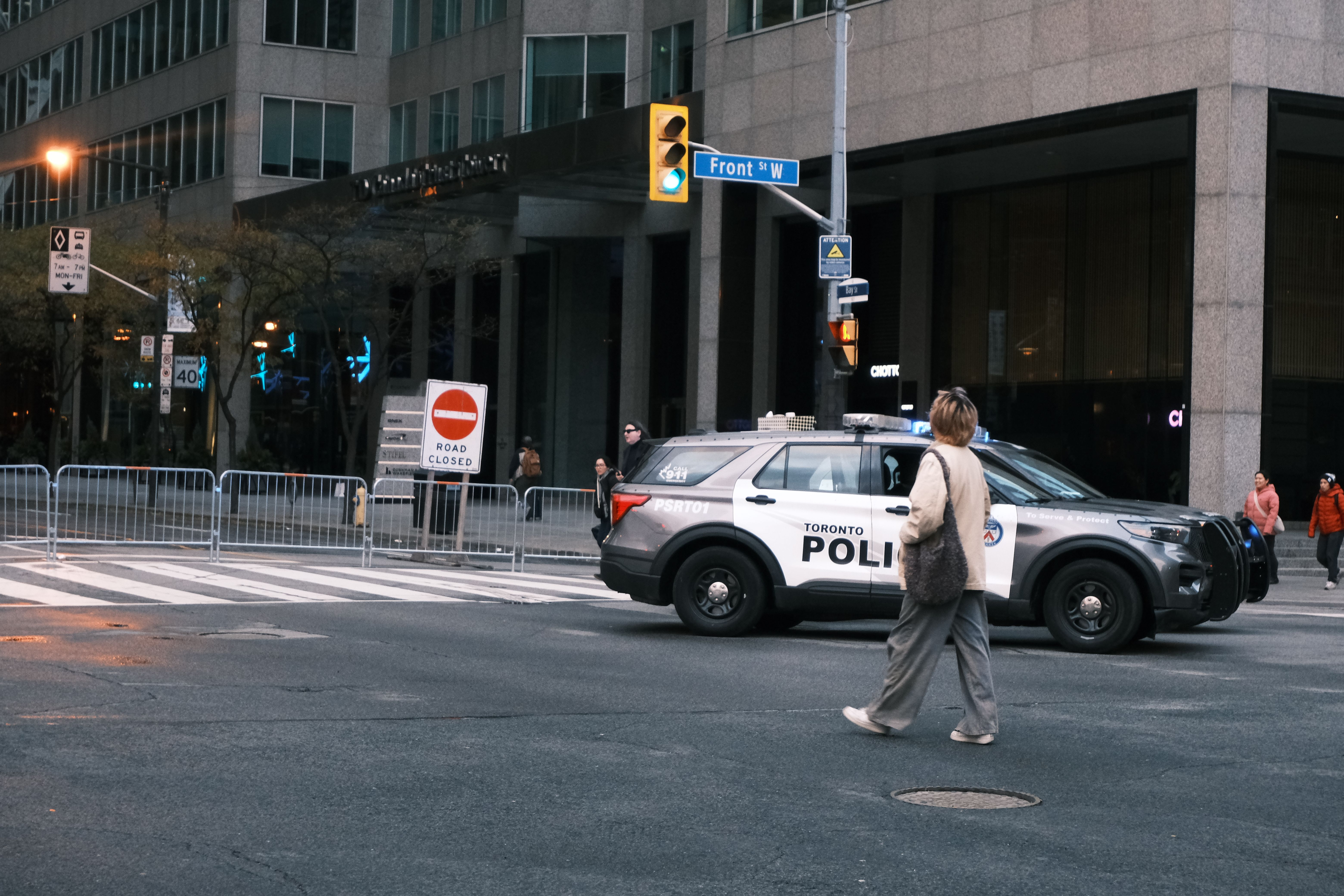 Toronto Police Chief @TPSMyronDemkiw looks back with @MooreintheAM on keeping the city safe during a very busy summer. Plus: shooting stats have reached a nearly two decade low. episode artwork