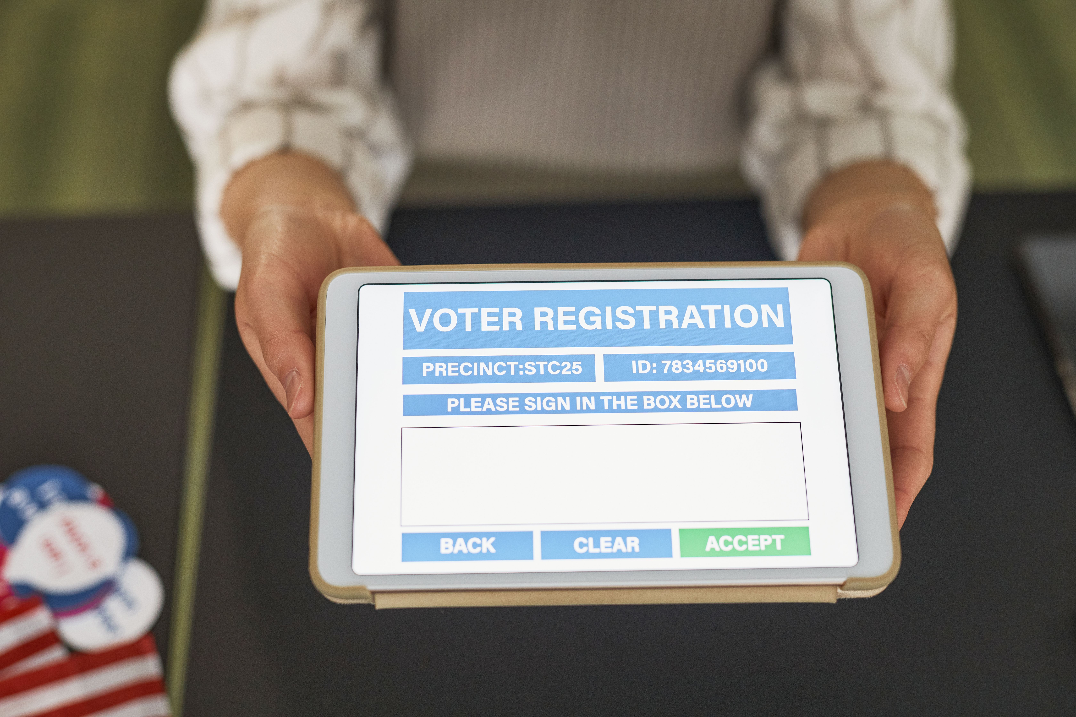 Harneet Singh at @EOKConsults tells @MooreintheAM about tracking digital advertising trends across Ontario's municipal elections, with some interesting patterns emerging. episode artwork