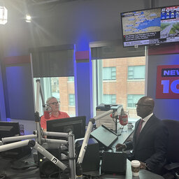 Toronto mayoral candidate and former police chief Mark Saunders tells Moore In The Morning he's calling for unity to stop front runner Olivia Chow from winning on the 26th.
