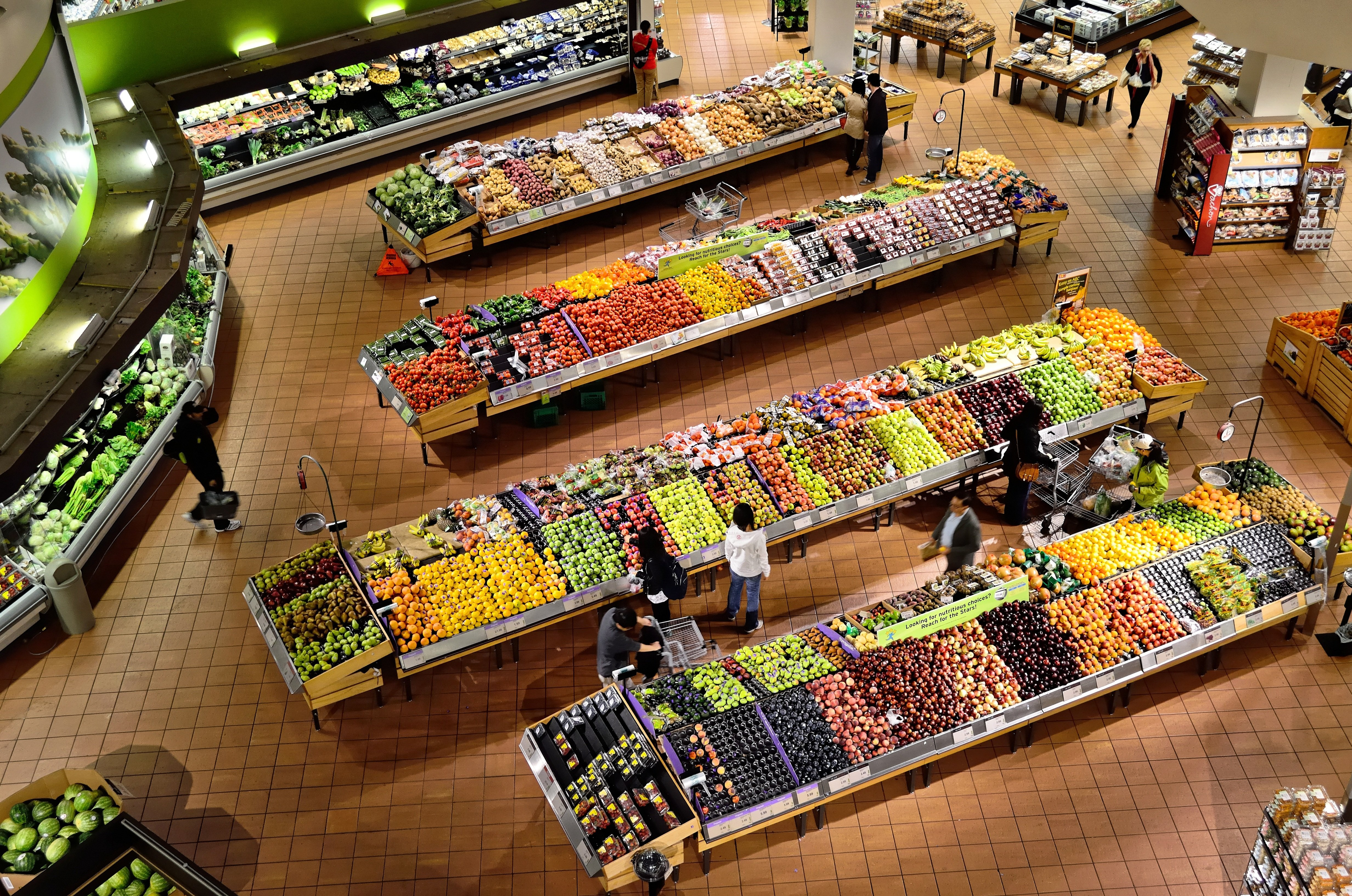 Sylvain Charlebois, @FoodProfessor, tells @MooreintheAM why food prices are rising again. PLUS: new polling with Marine Stewardship Canada shows that high grocery prices are forcing Canadians to make adjustments when shopping. episode artwork