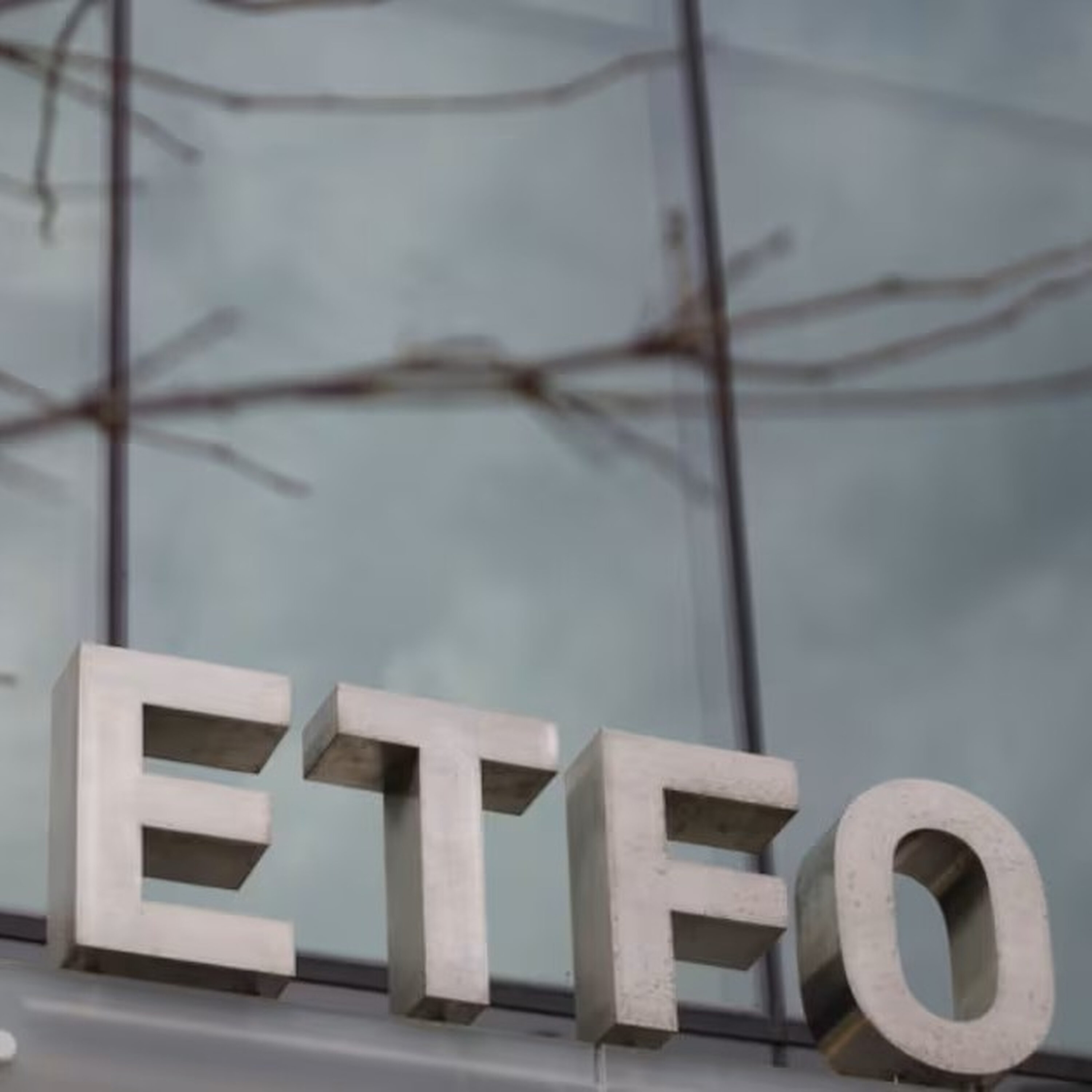 Ontario teachers' unions consider strike action. @millandmaitmom talks with @ETFOpresident David Mastin episode artwork
