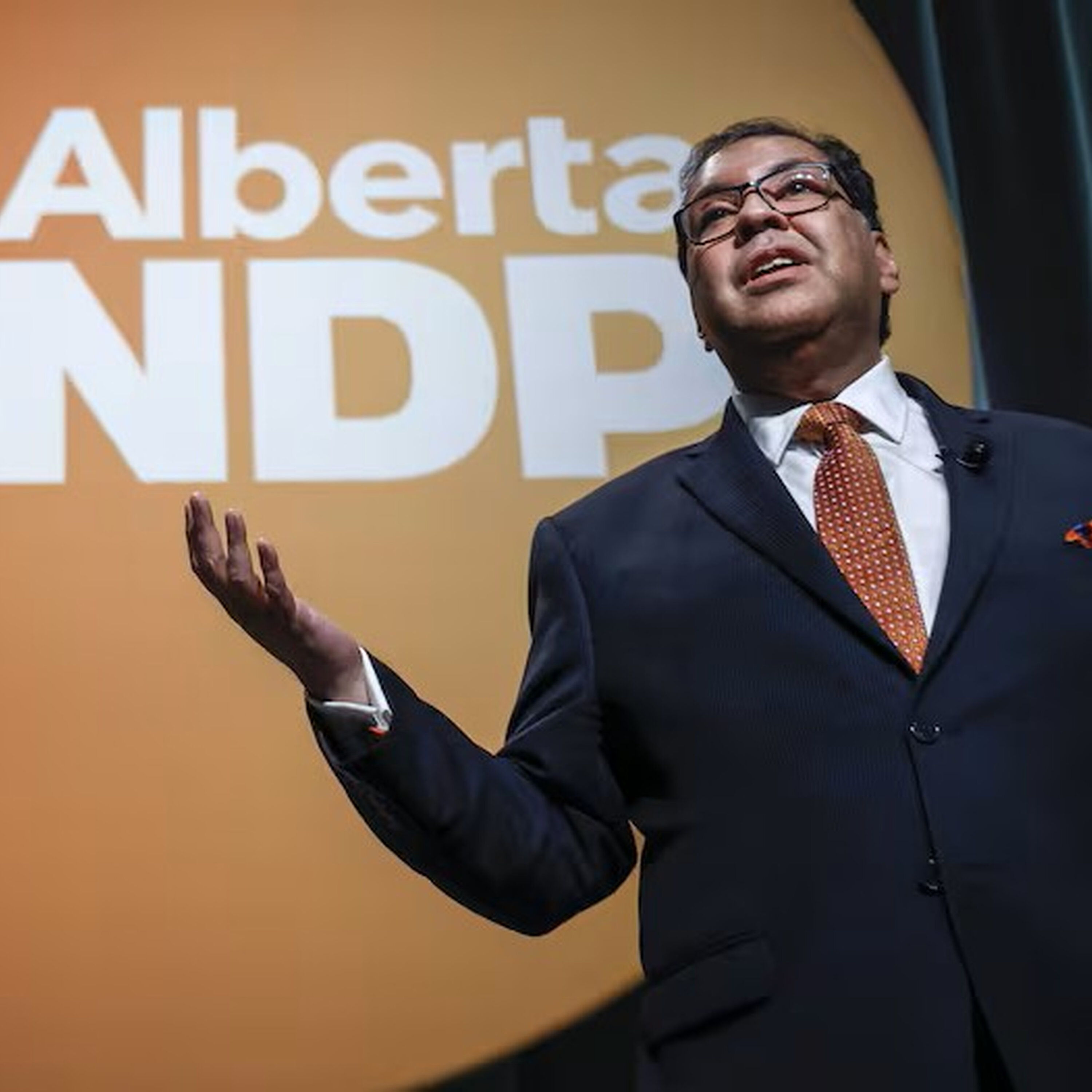 Alberta NDP leader Naheed Nenshi apologizes for 'harm' after posing for photo with Israeli ambassador. @millandmaitmom gets thoughts about the decision from @meyer_lucas