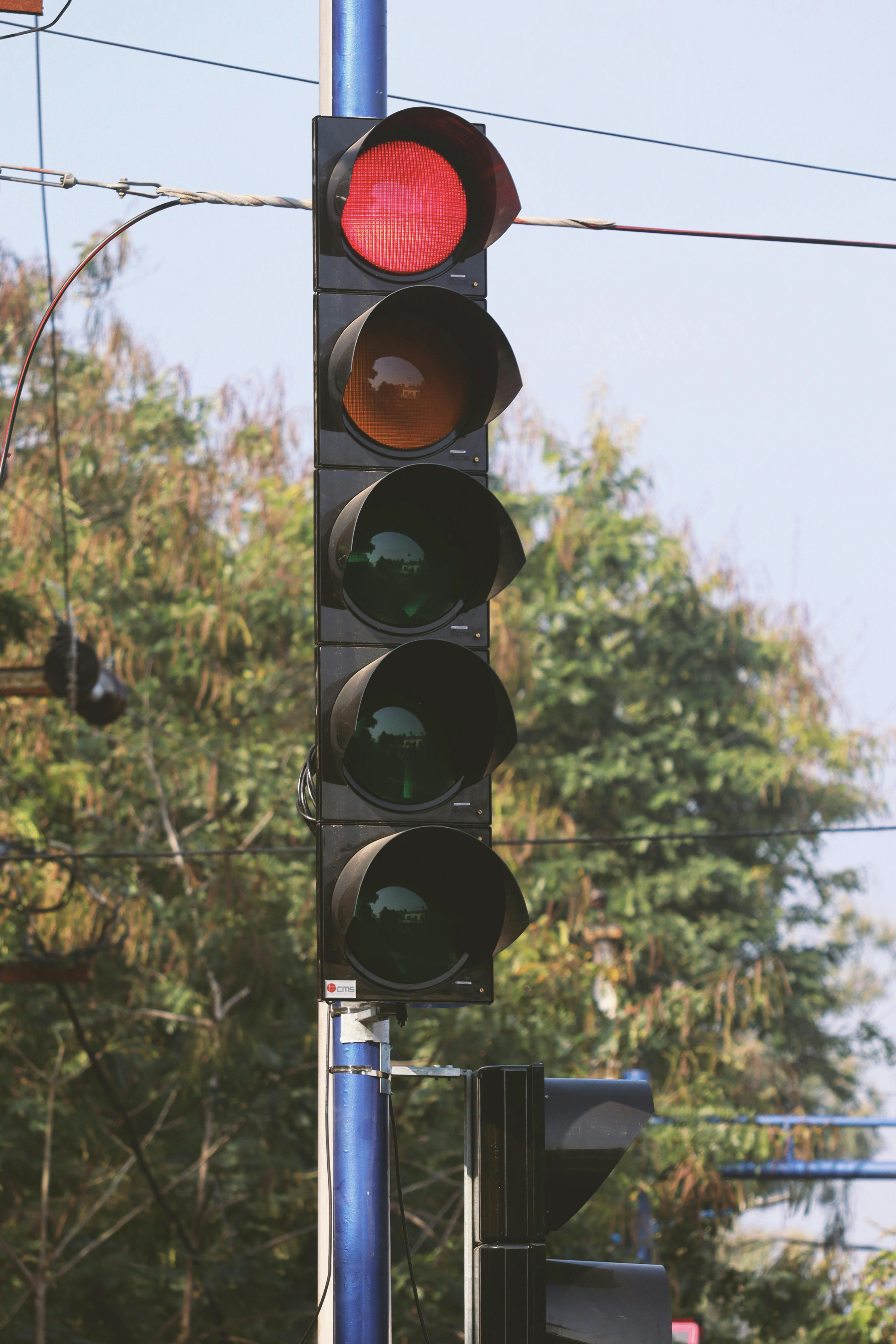 Matti Siemiatycki, Director of the Infrastructure Institute at the University of Toronto, explains to @MooreintheAM that Toronto will start using AI to ease traffic woes at select intersections. episode artwork