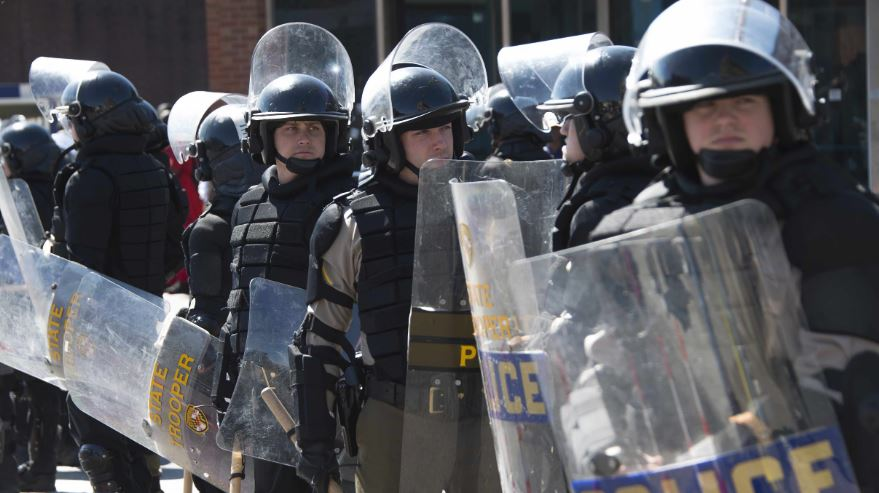 Inside the decision to have some National Guard troops carrying arms in DC. @JimRichards1010 talks with @JJGreenWTOP in Washington, DC