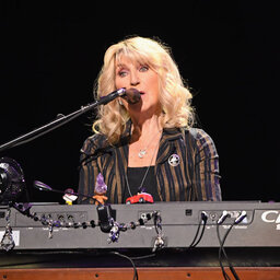 Fleetwood Mac's Christine McVie Dies At 79