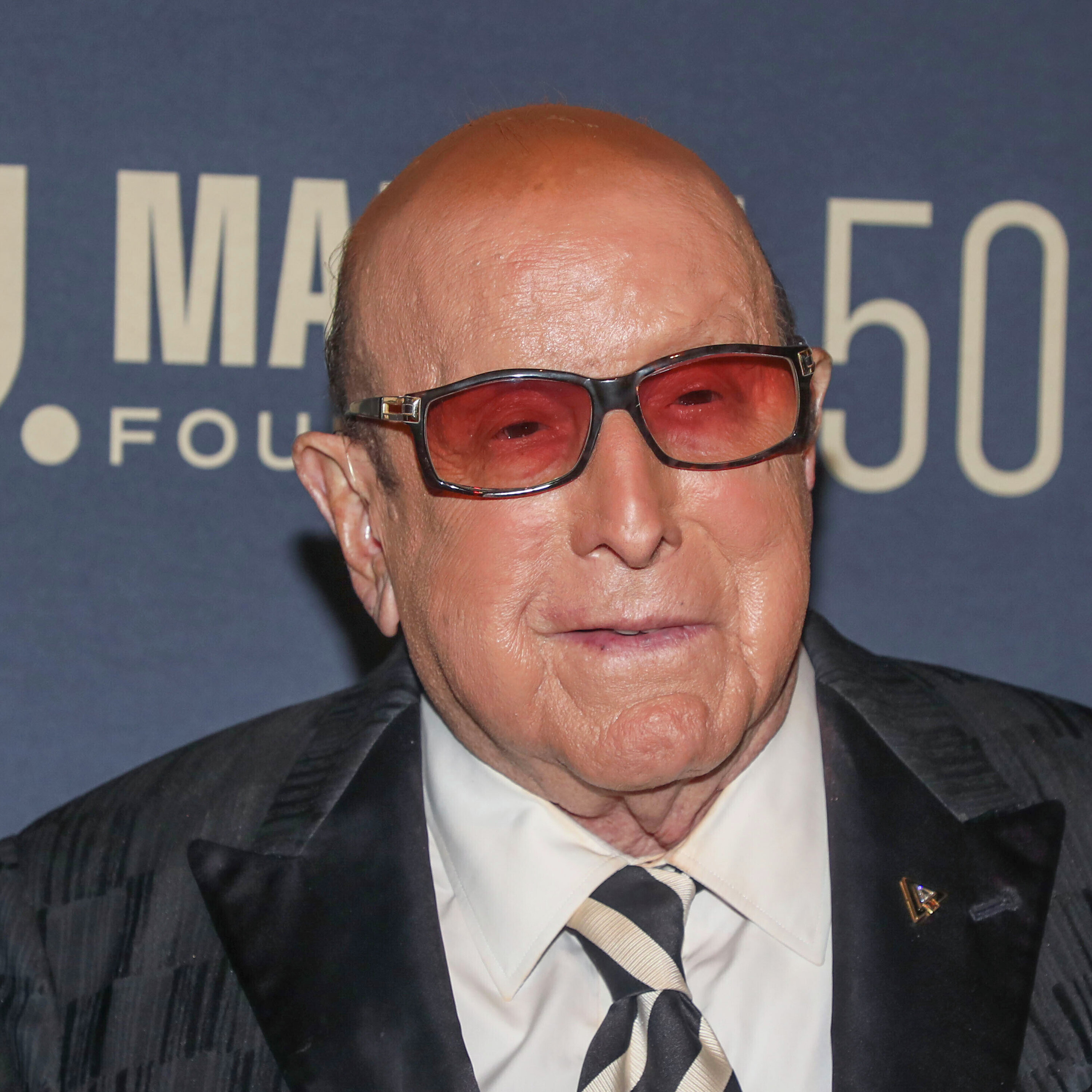 Remembering Clive Davis: A conversation with Andrew Carter from 2017 episode artwork