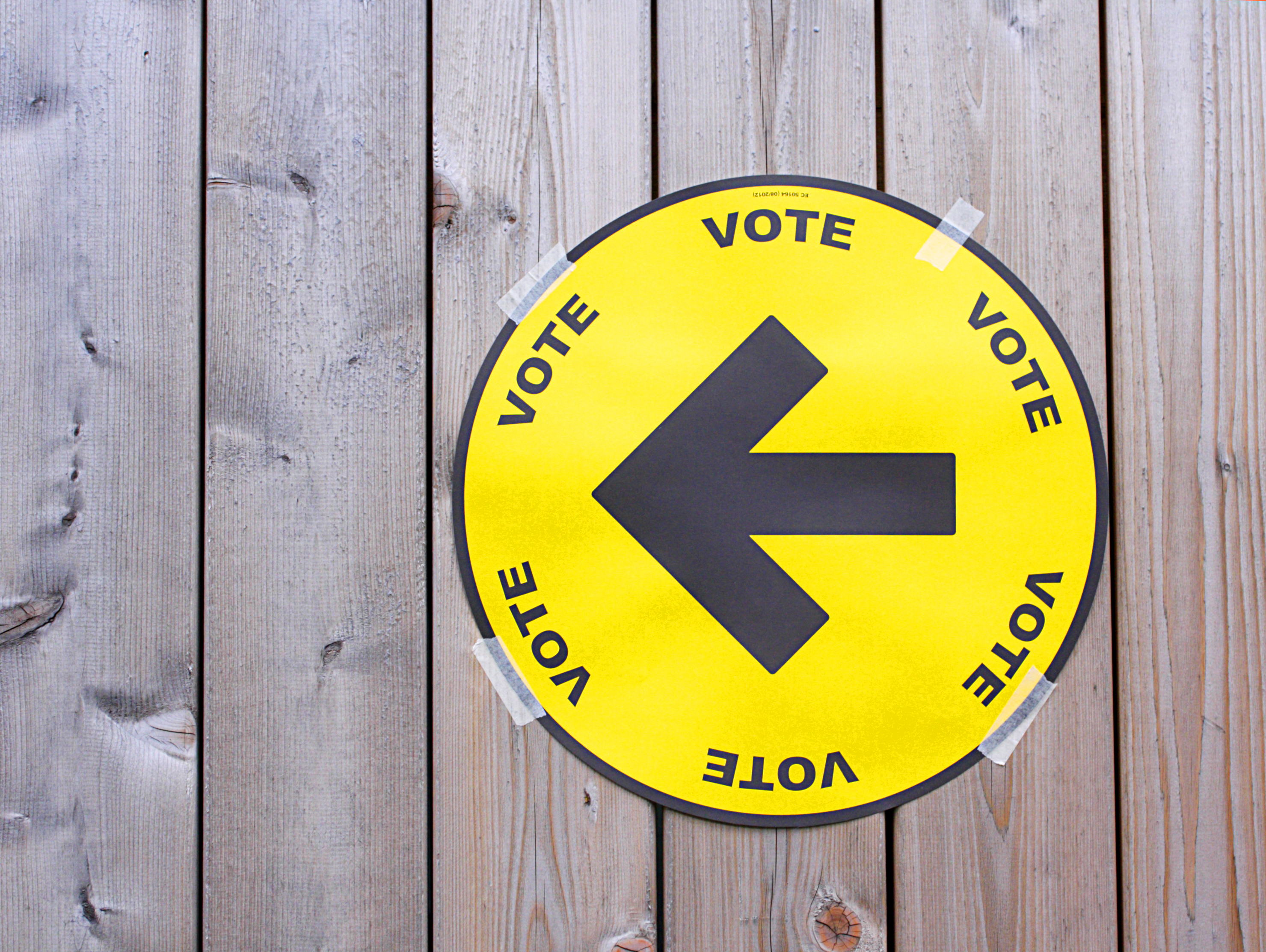 Polls Show Tight Race: Liberals Lead, Conservatives Close Behind