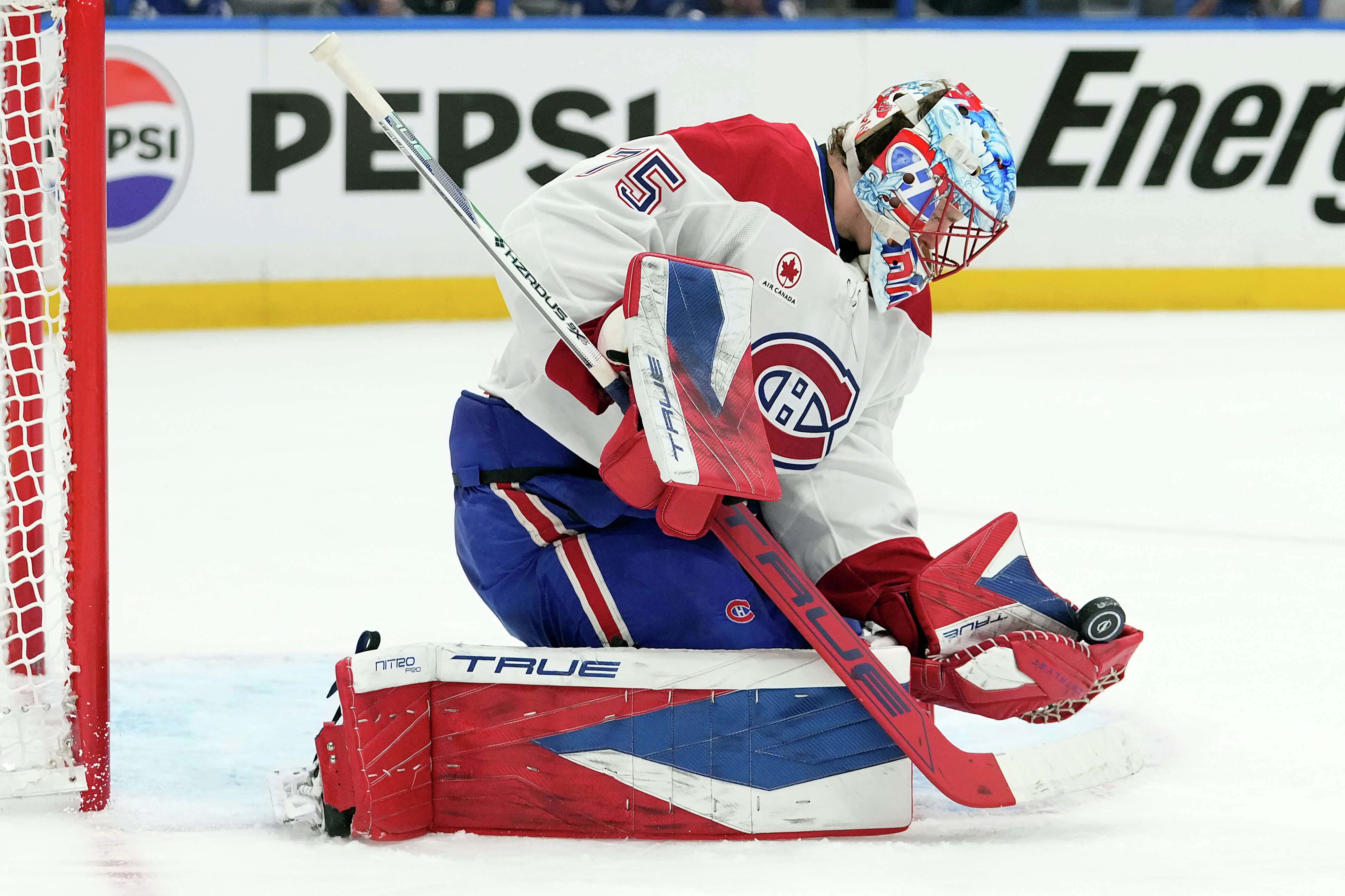 Hour 2: Habs Jakub Dobes Is One UNIQUE Player! episode artwork