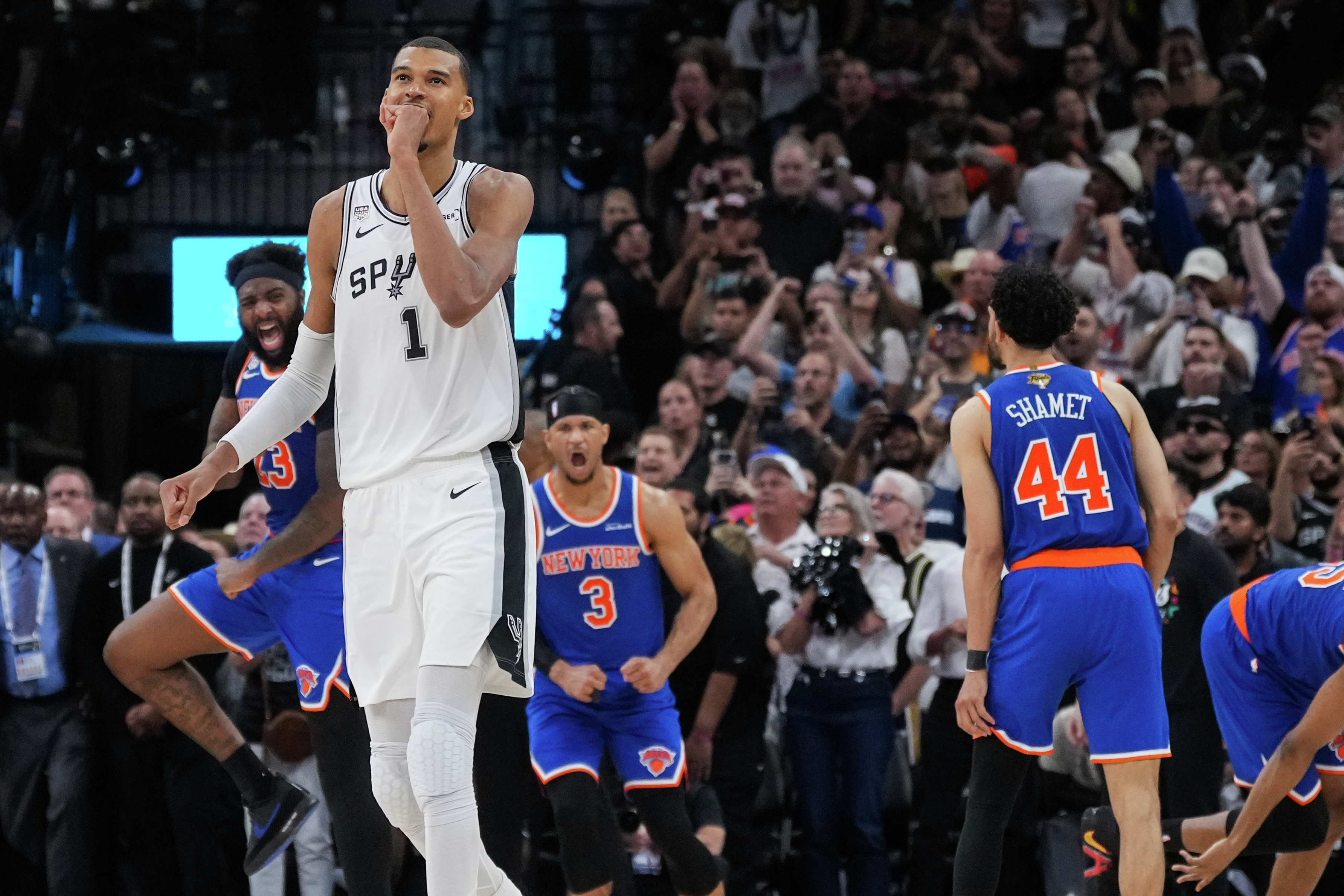 Hour 1 - Knicks try to take a 3-0 series final lead against the Spurs + the Kings hire Peter Laviolette episode artwork