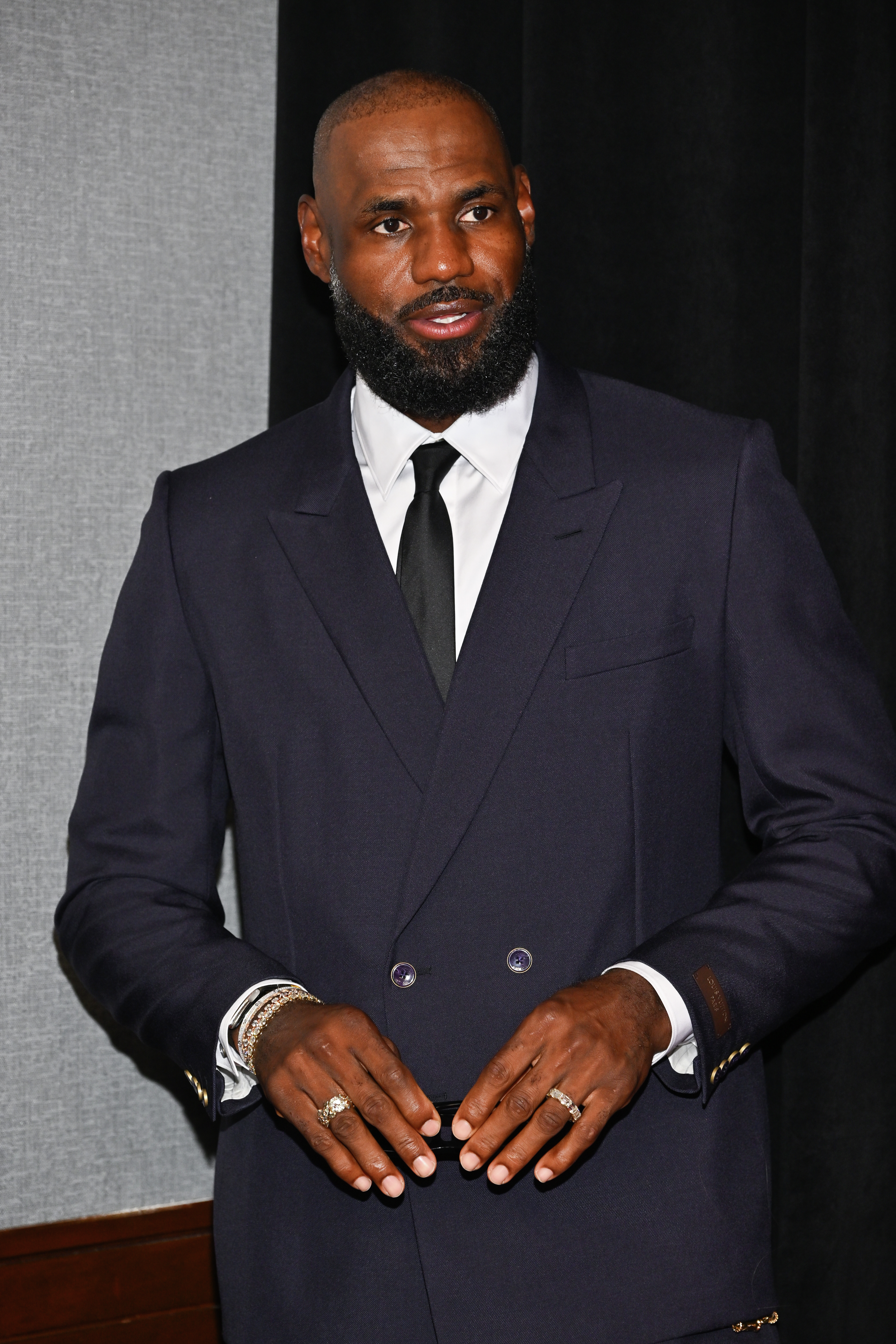 Hour 1 - Lebron James signs with Philadelphia episode artwork