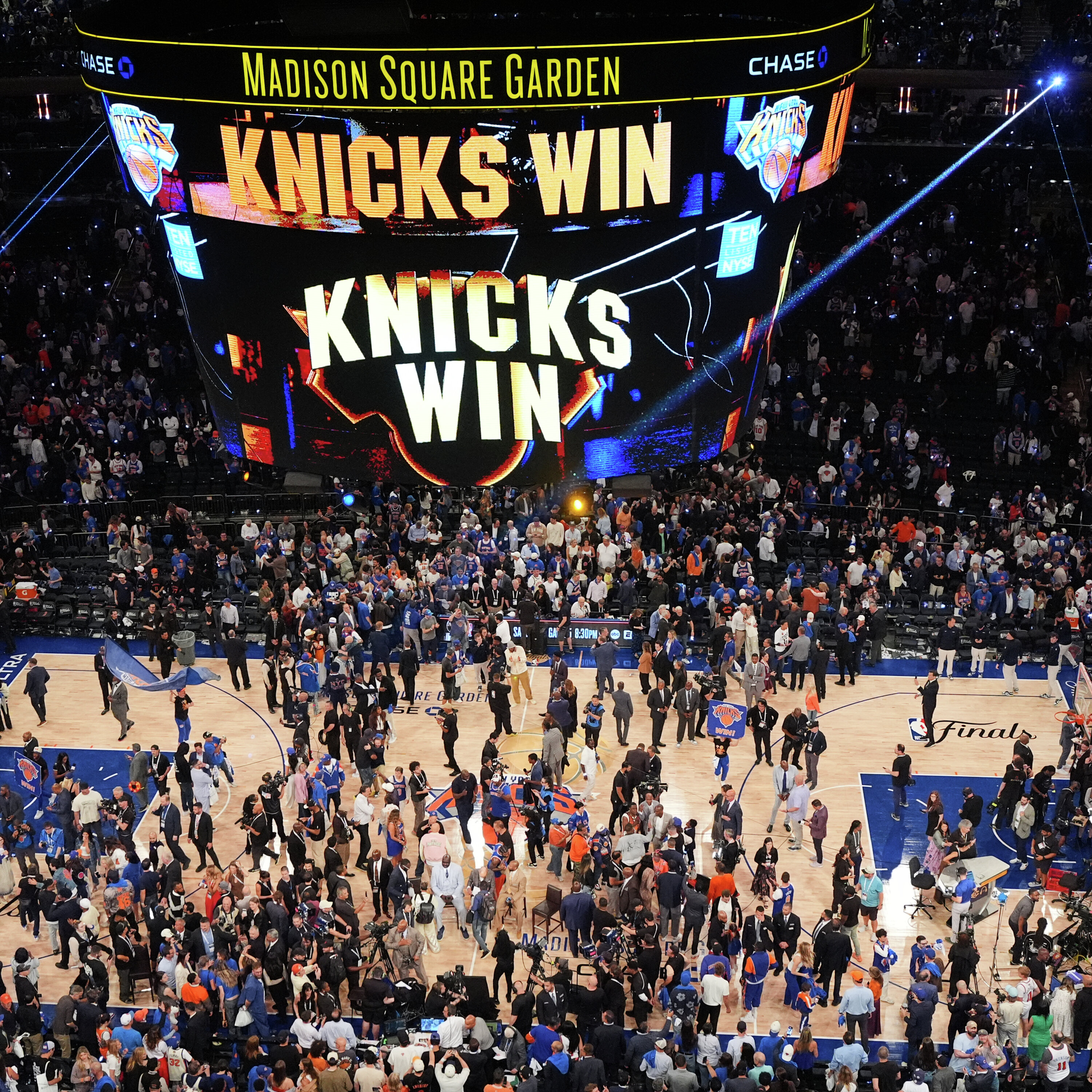Hour 1 - The Knicks win Game 4 in improbable fashion + The most gut-wrenching losses in sports history