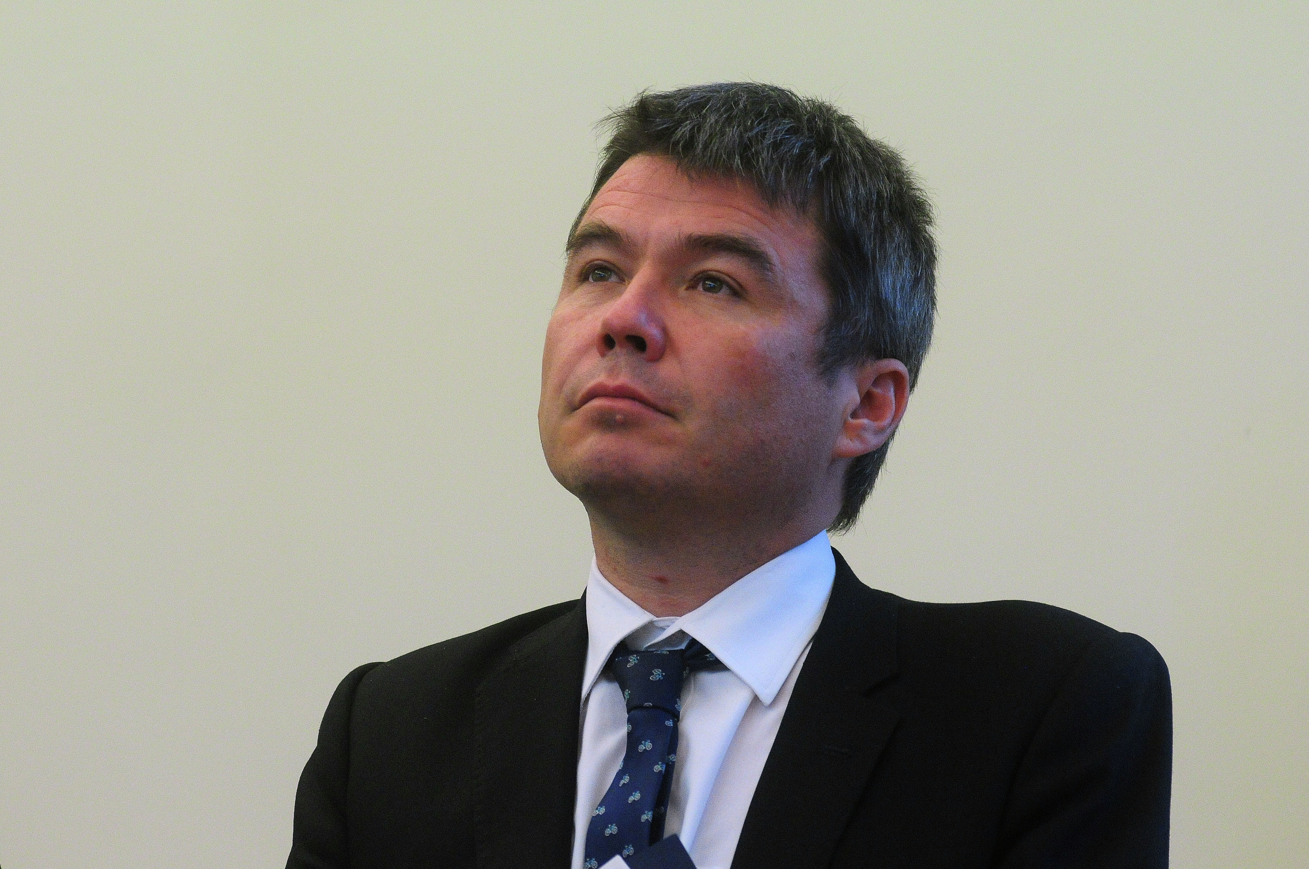 Imagen de Ex ministro Mena critica retiro de decretos ambientales: 