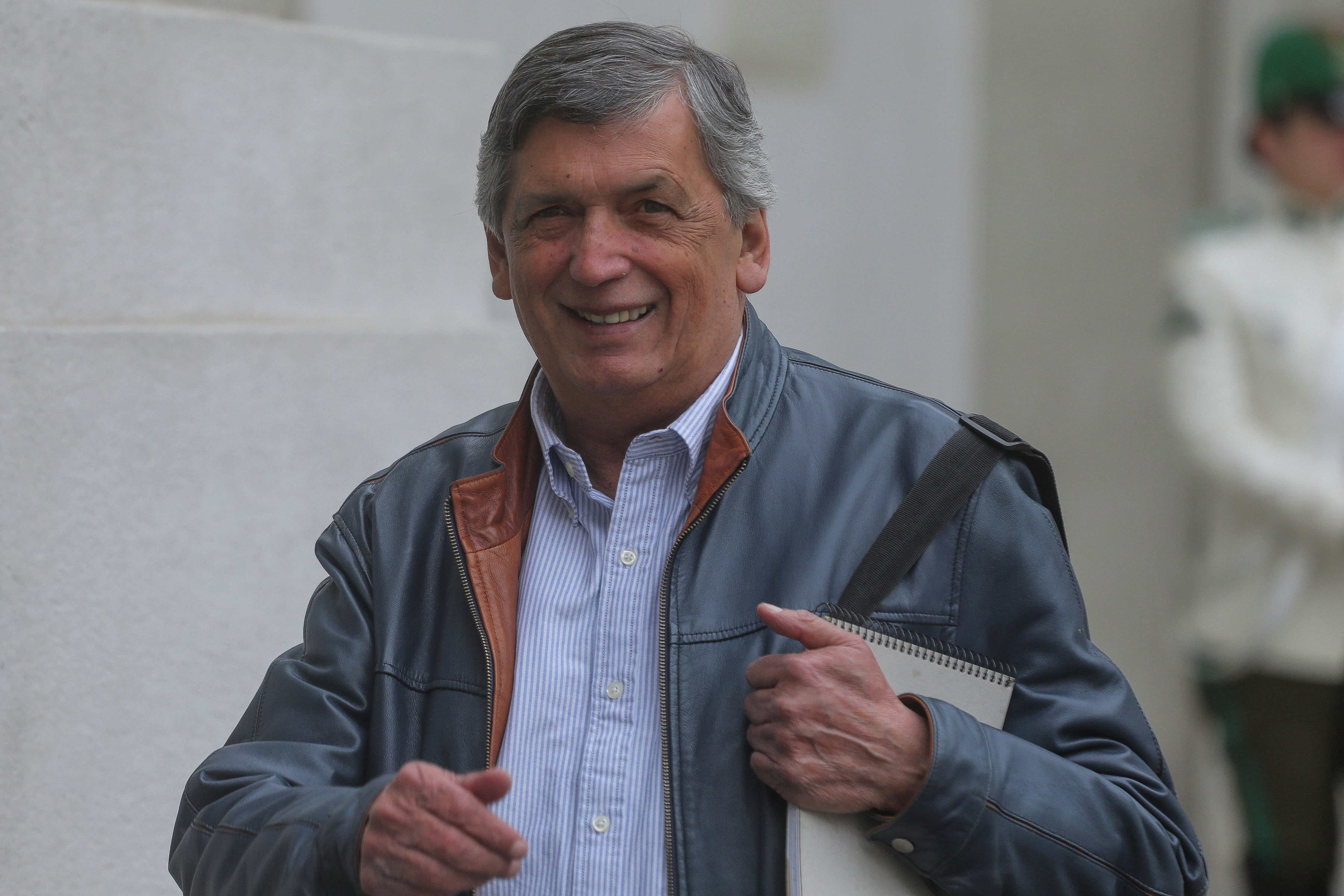 Imagen de Lautaro Carmona respondió a críticas de Jeannette Jara