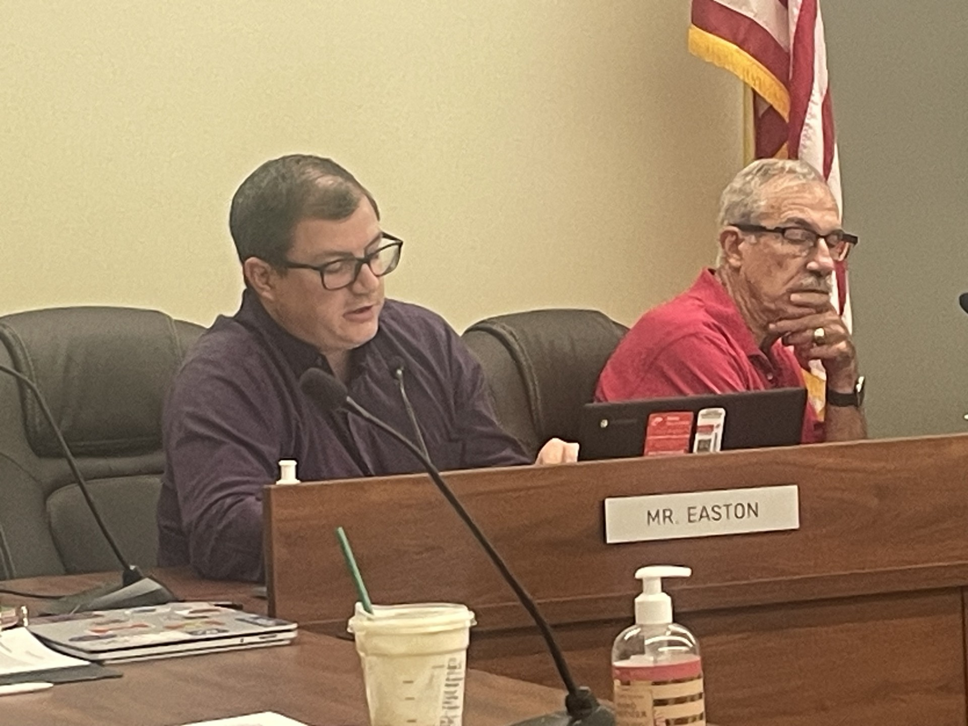VCF News: District 118 - Admin & Non-Union Salary Increases Tabled episode artwork