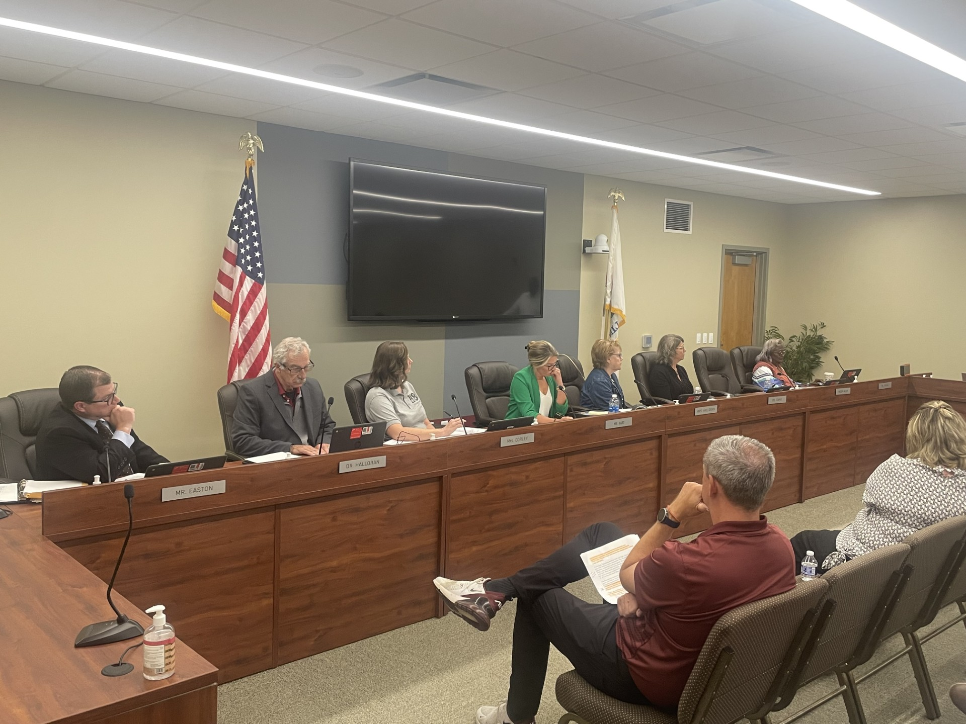VCF News: New District 118 Board Approves Plan for External Audit