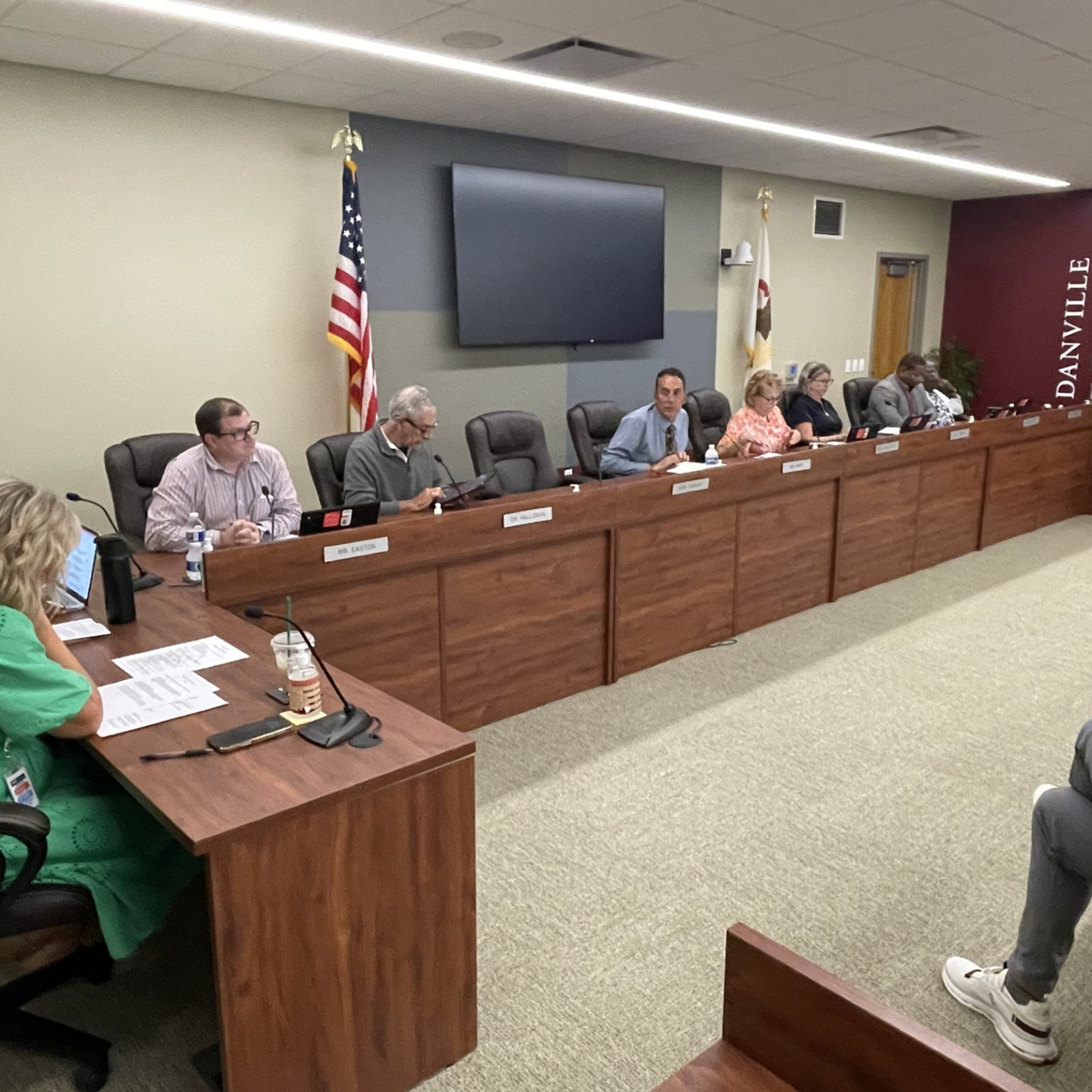 VCF News: Dist 118 - "Speaking to School District's Attorney" Policy is Reversed episode artwork